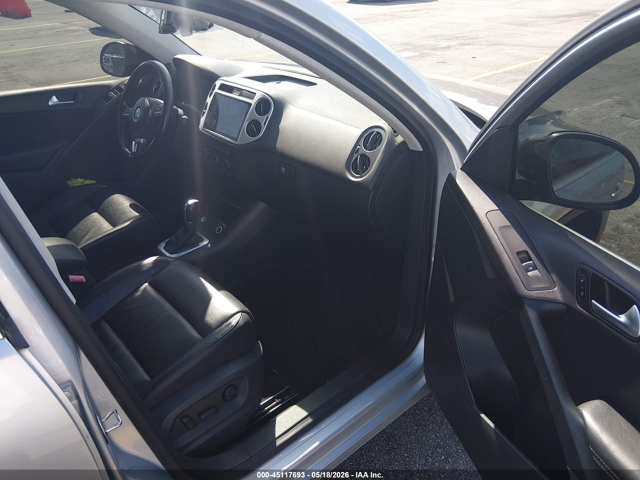 VOLKSWAGEN TIGUAN image 5