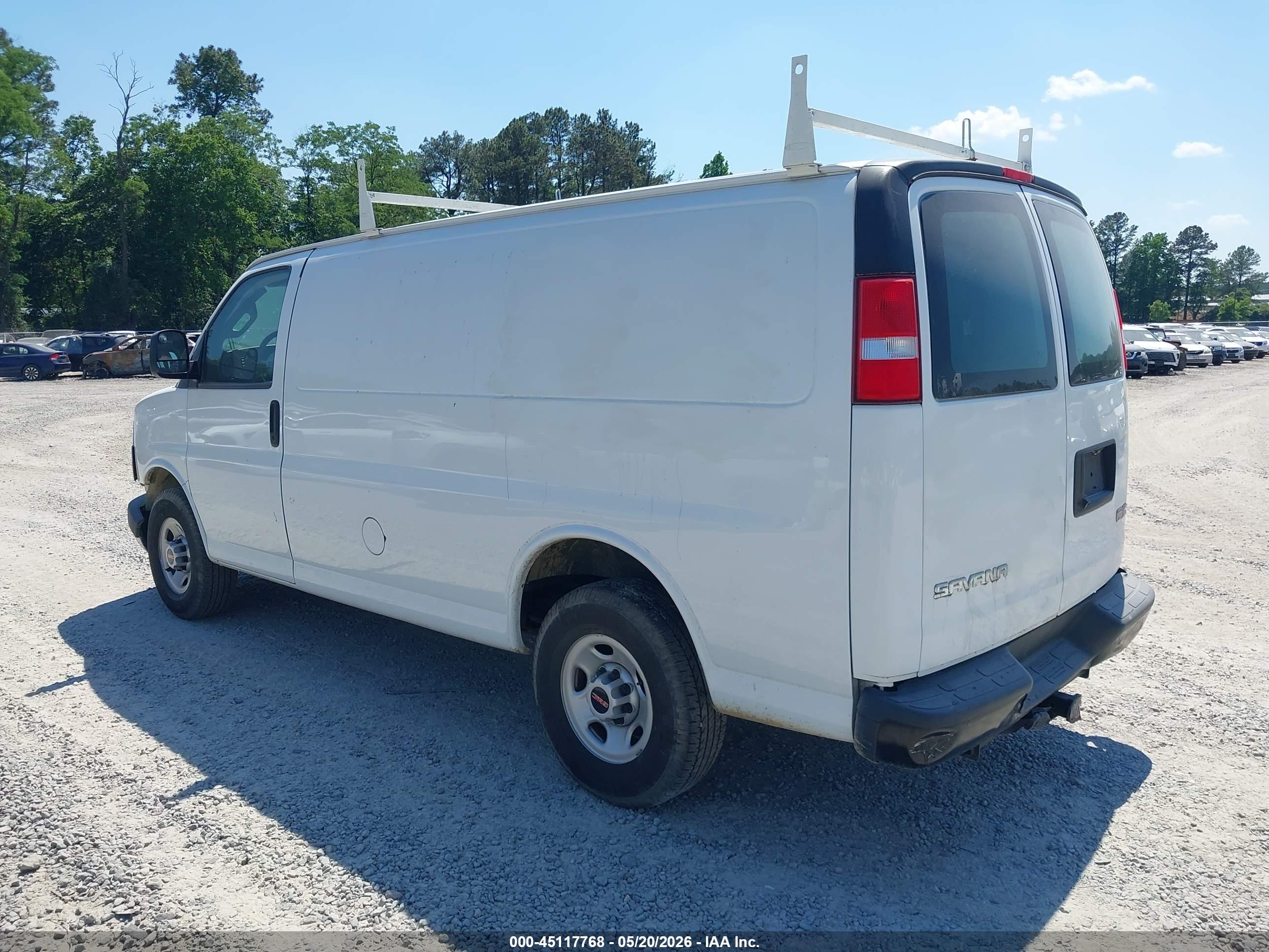 GMC SAVANA image 3