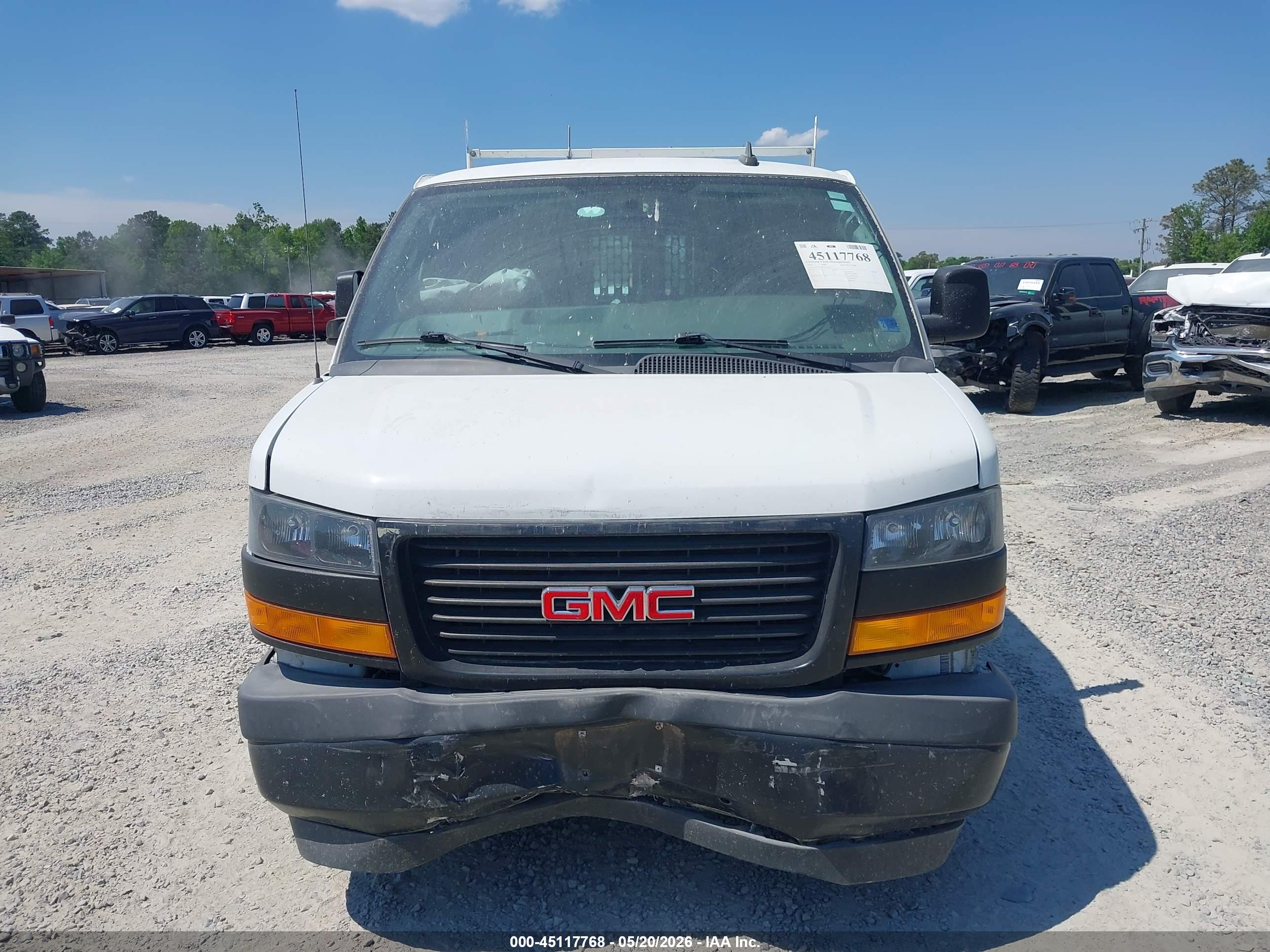 GMC SAVANA image 6