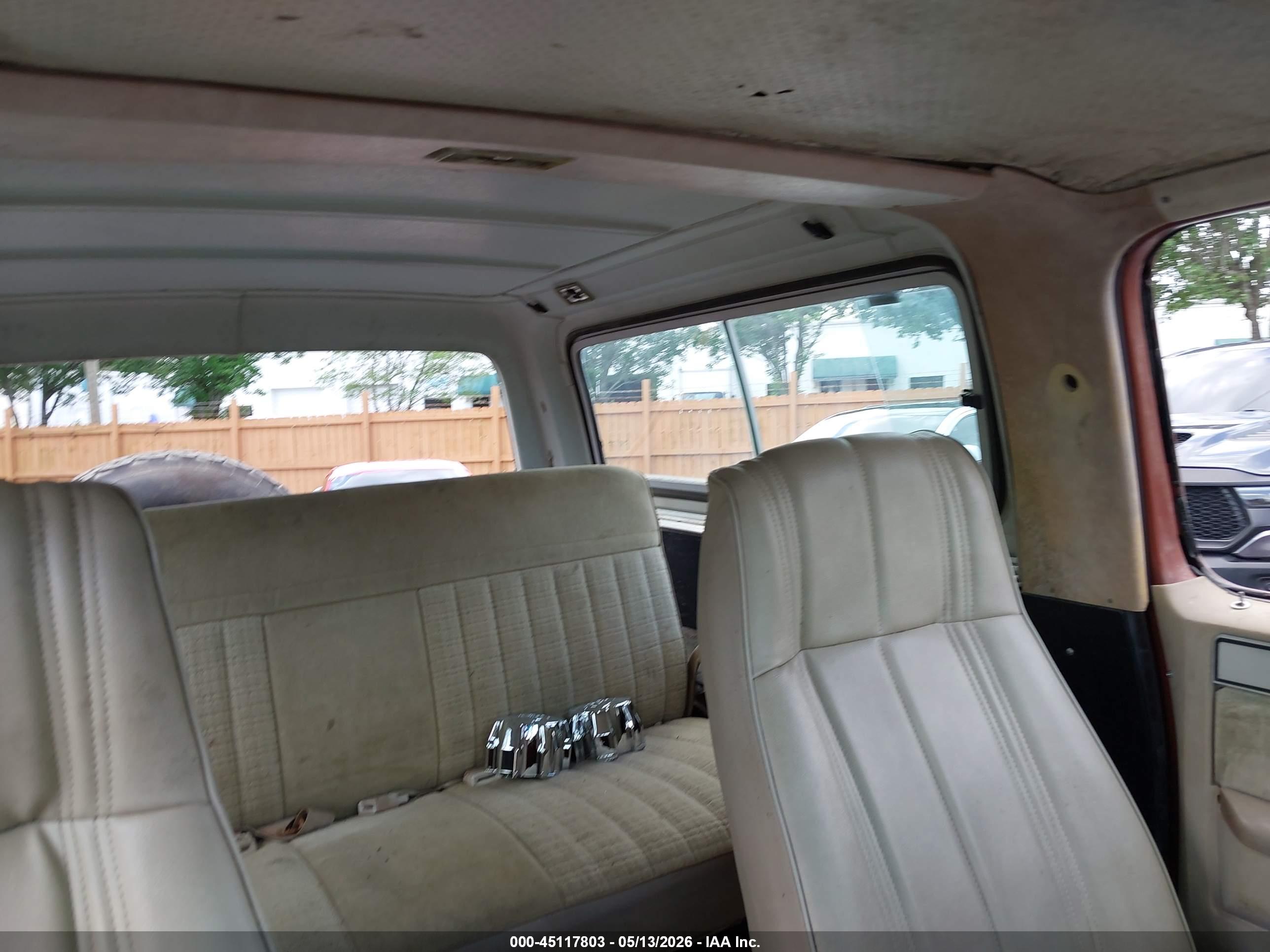 GMC JIMMY image 8