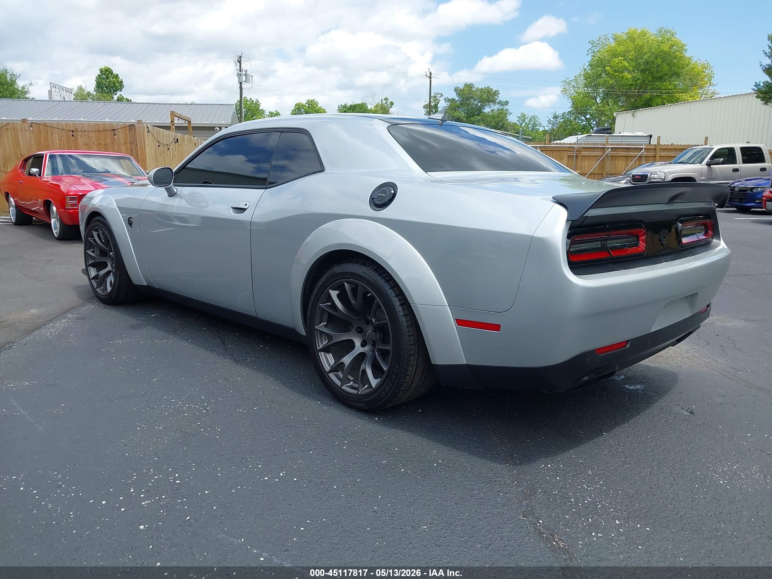 DODGE CHALLENGER image 3