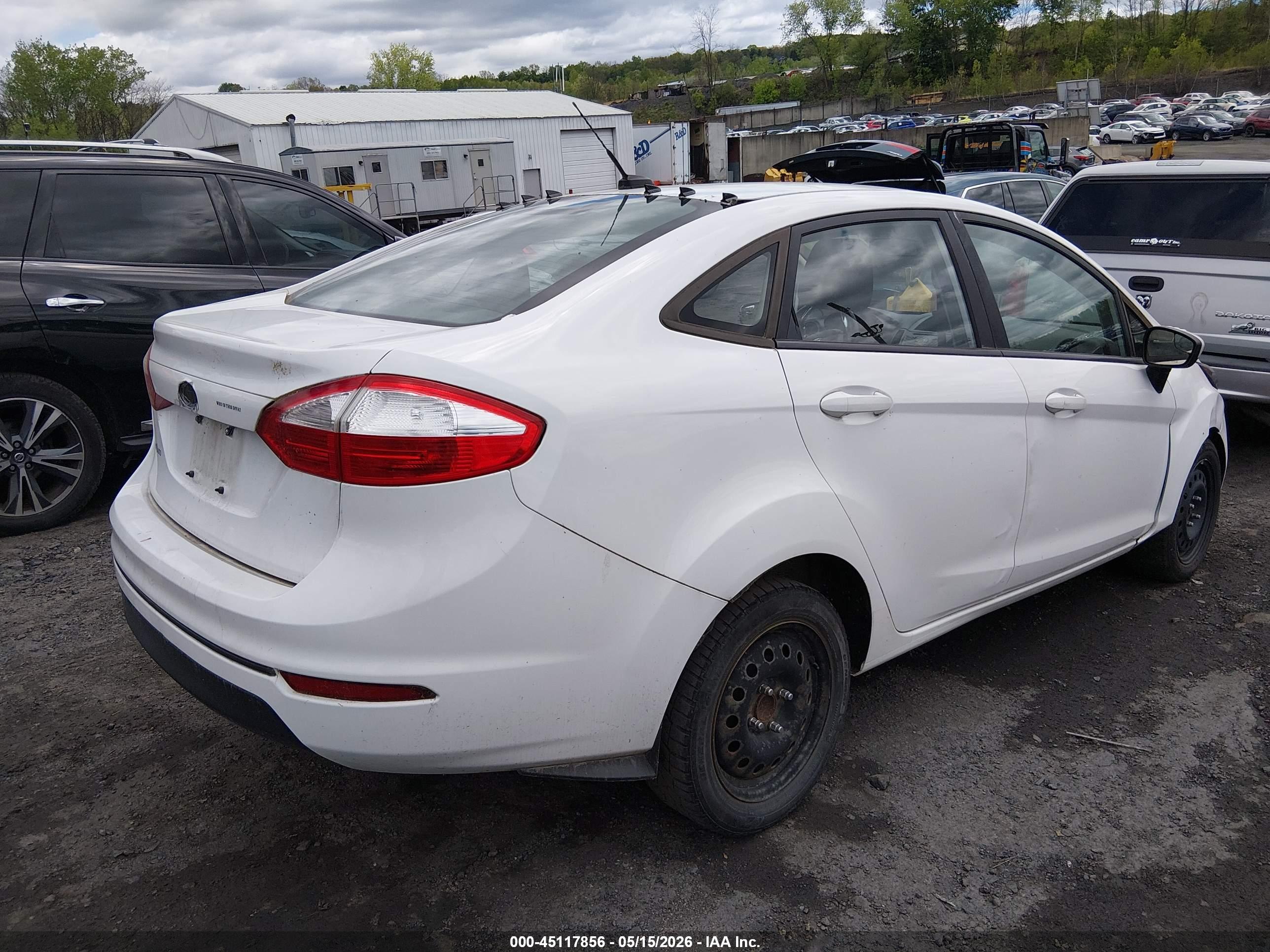 FORD FIESTA image 4