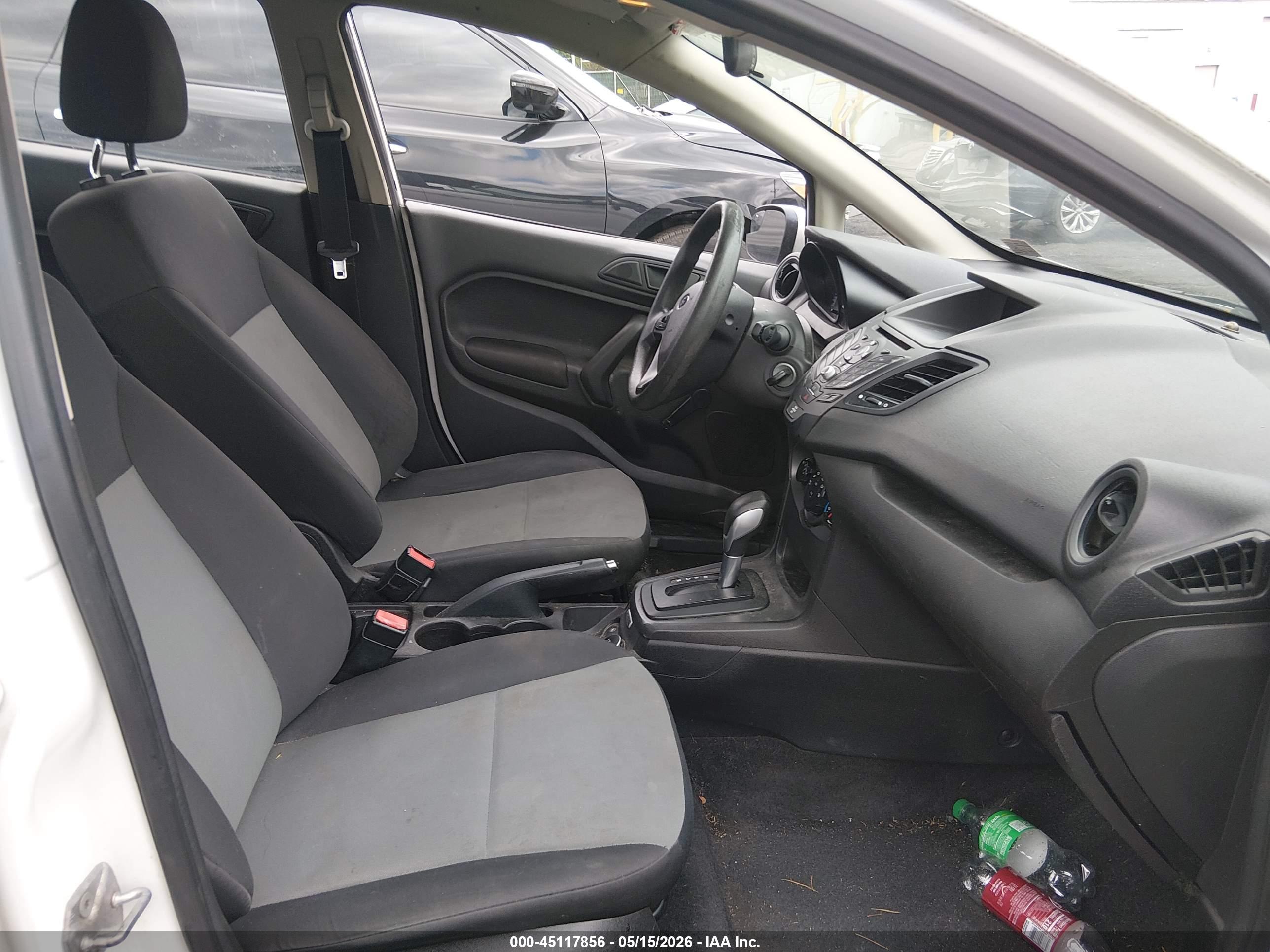 FORD FIESTA image 5