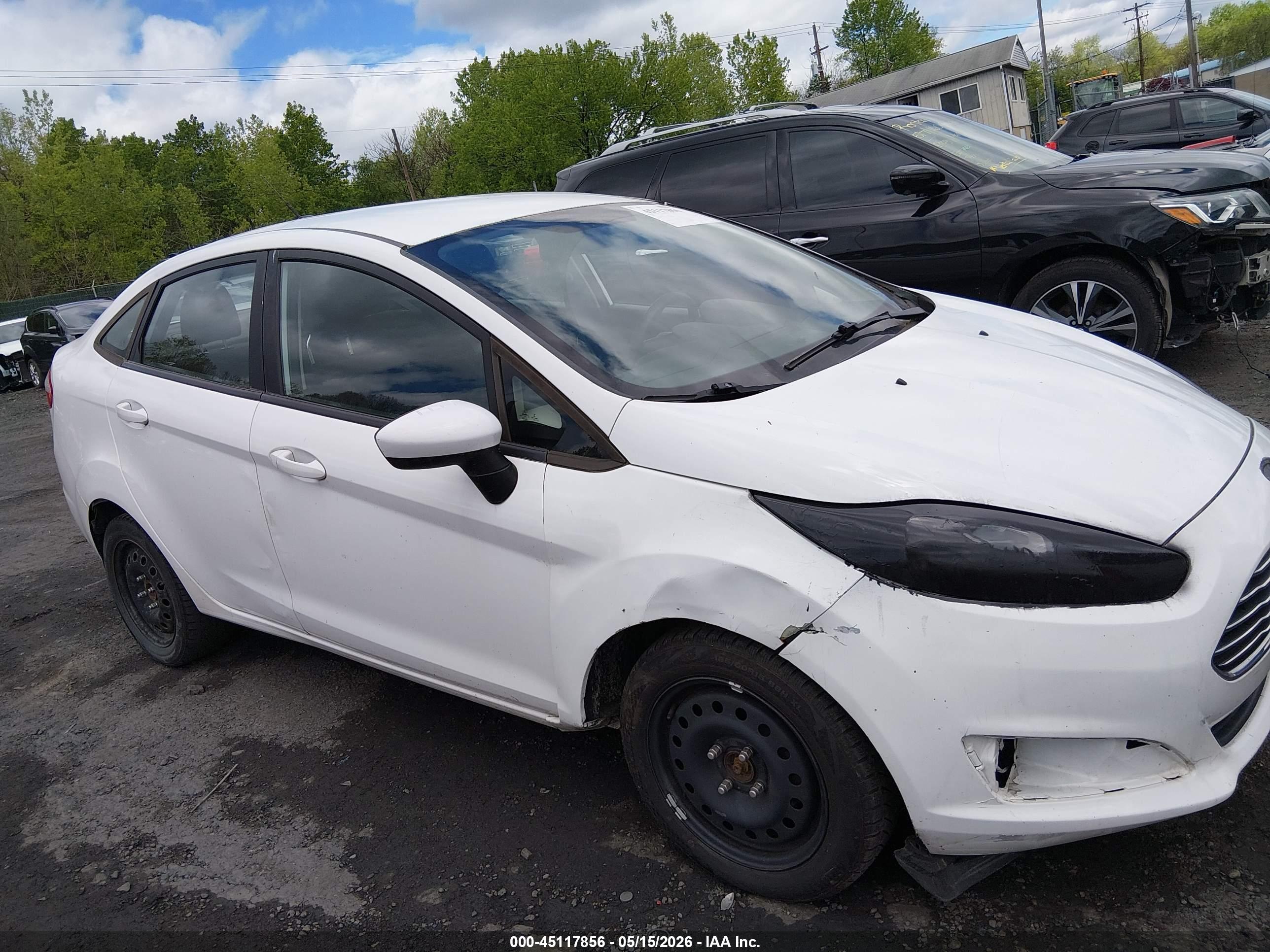 FORD FIESTA image 6