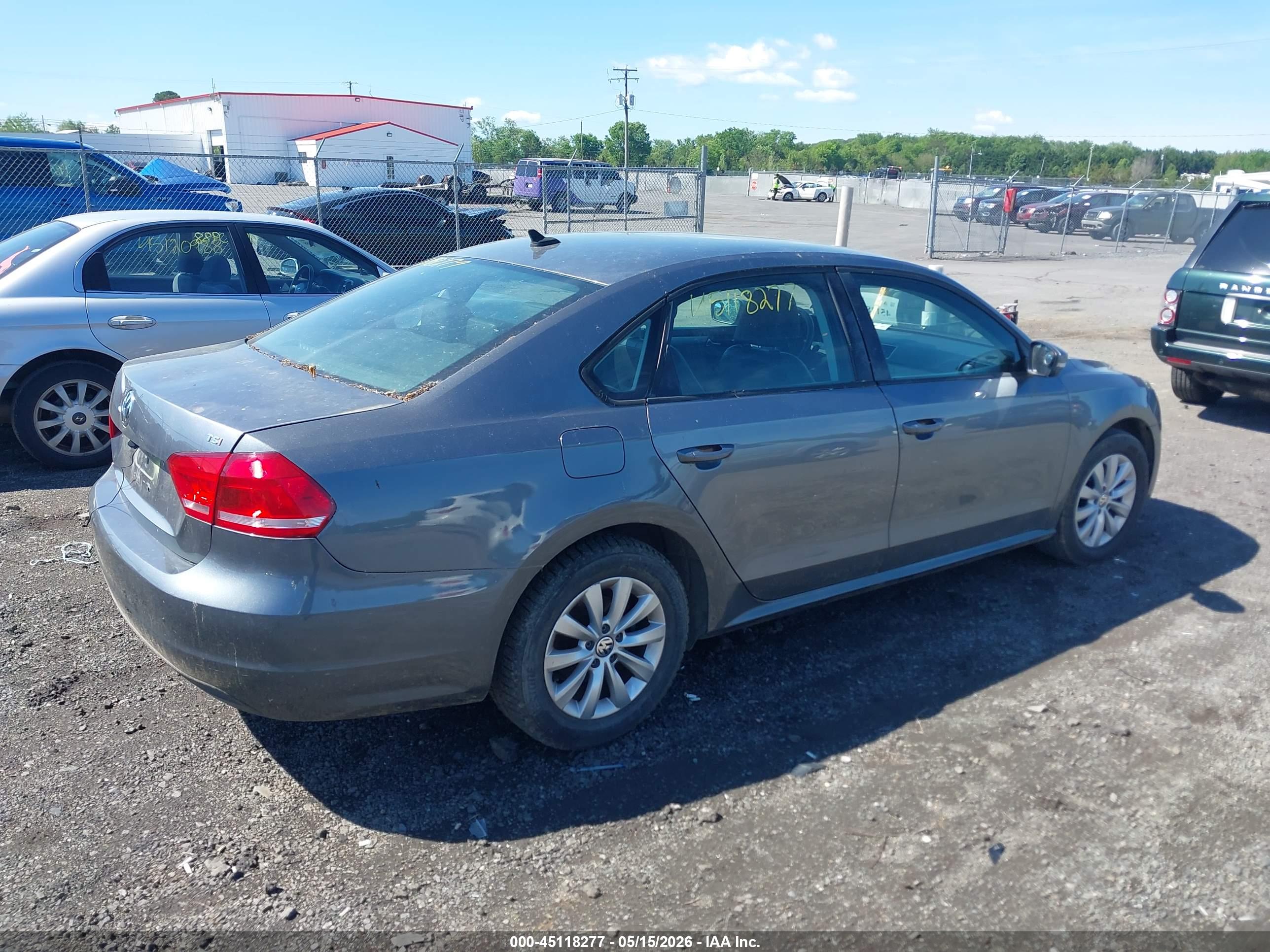 VOLKSWAGEN PASSAT image 4