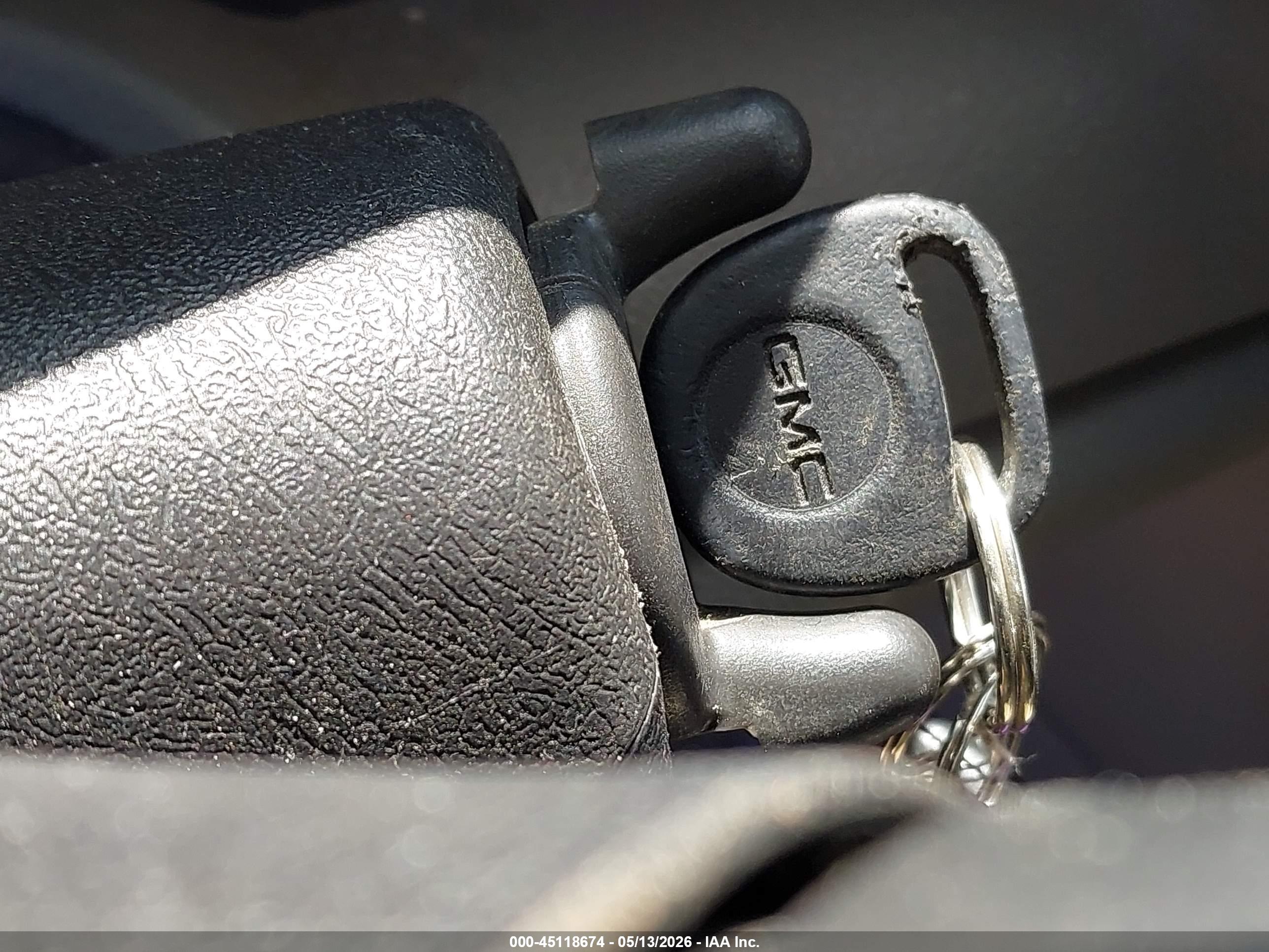 GMC ENVOY image 11