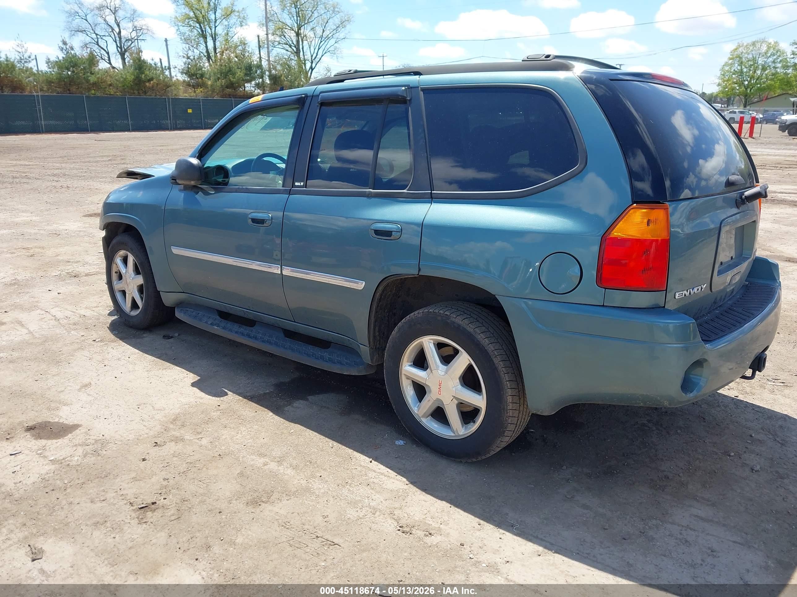 GMC ENVOY image 3