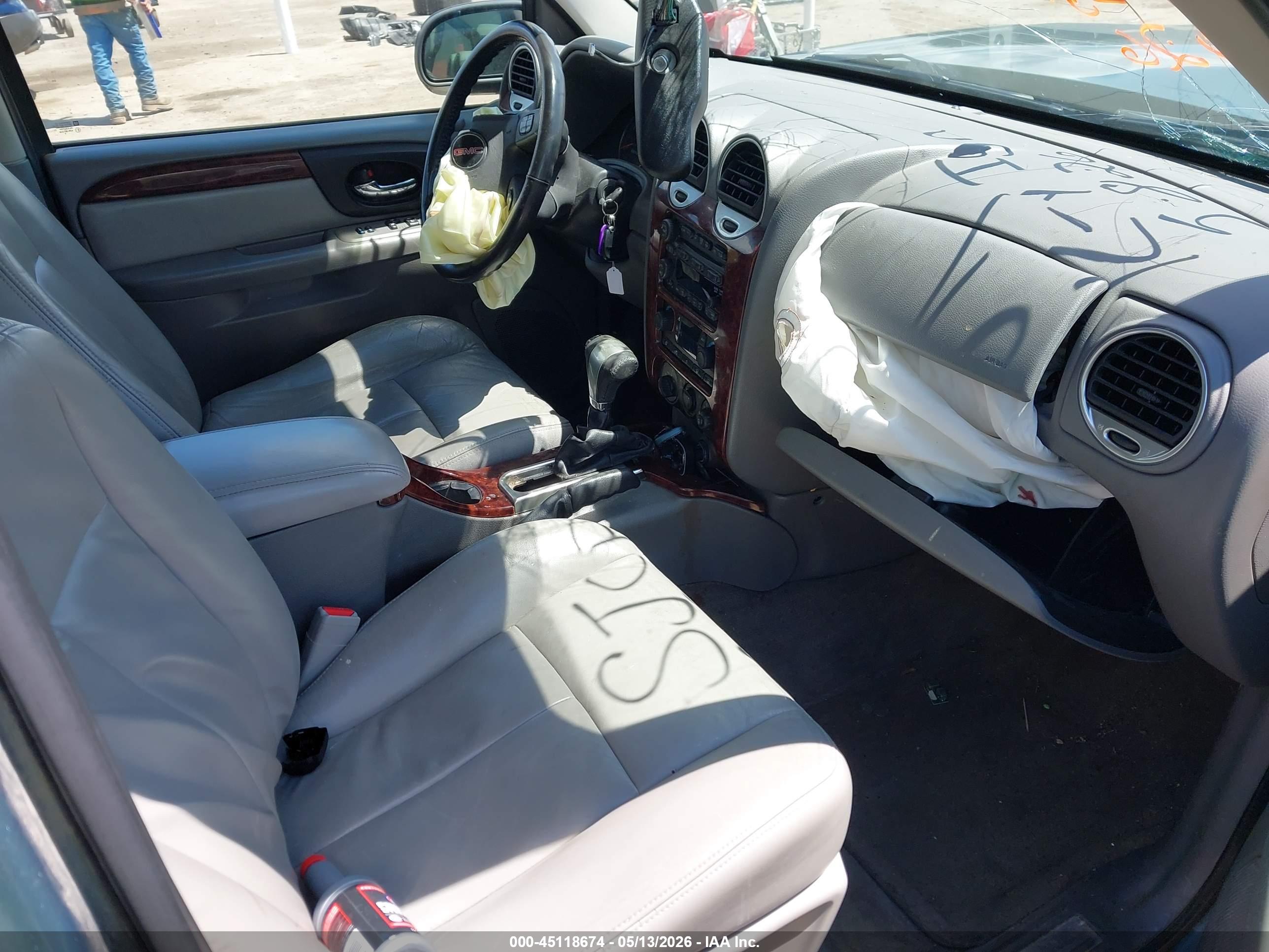 GMC ENVOY image 5