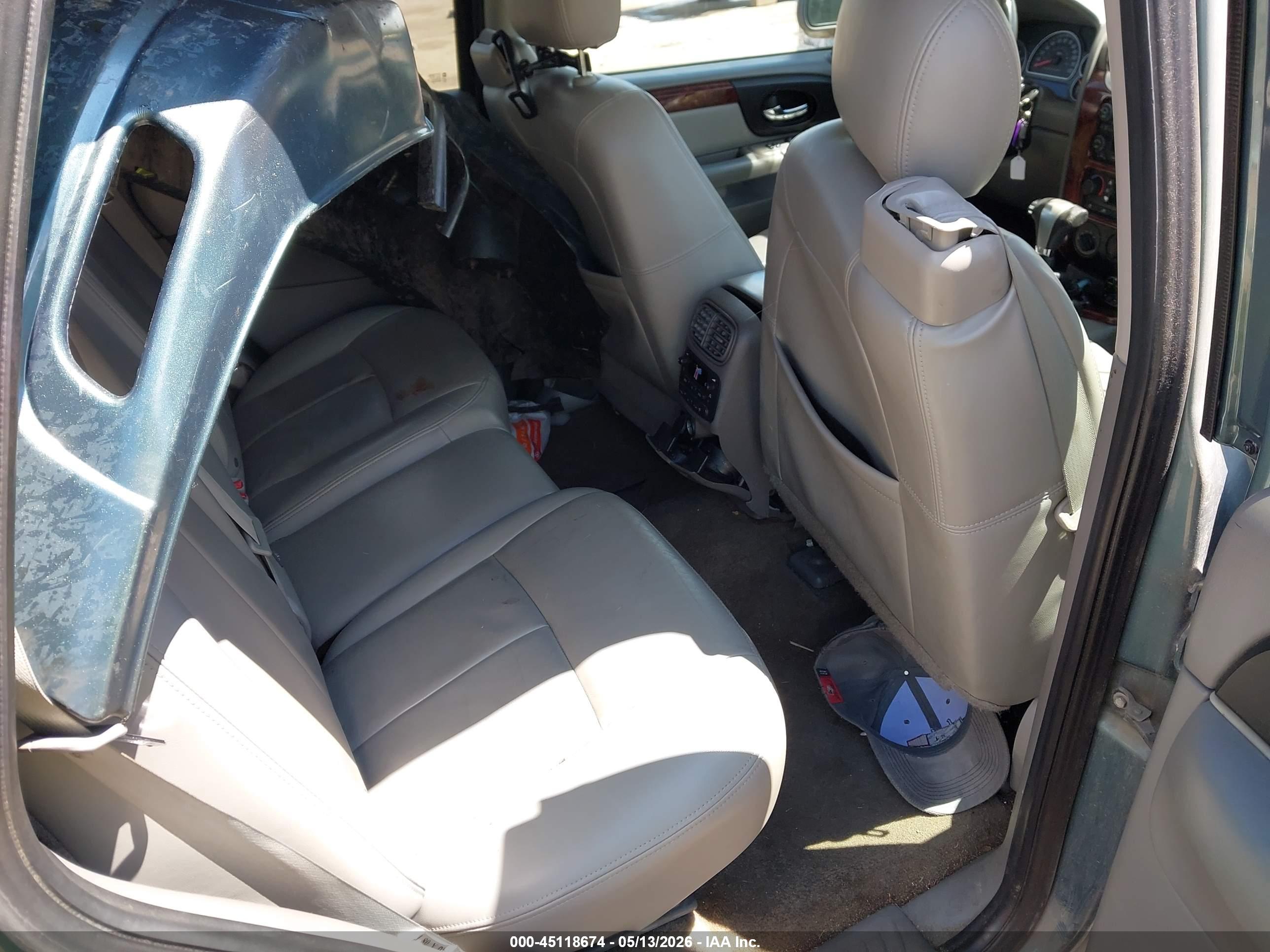 GMC ENVOY image 8