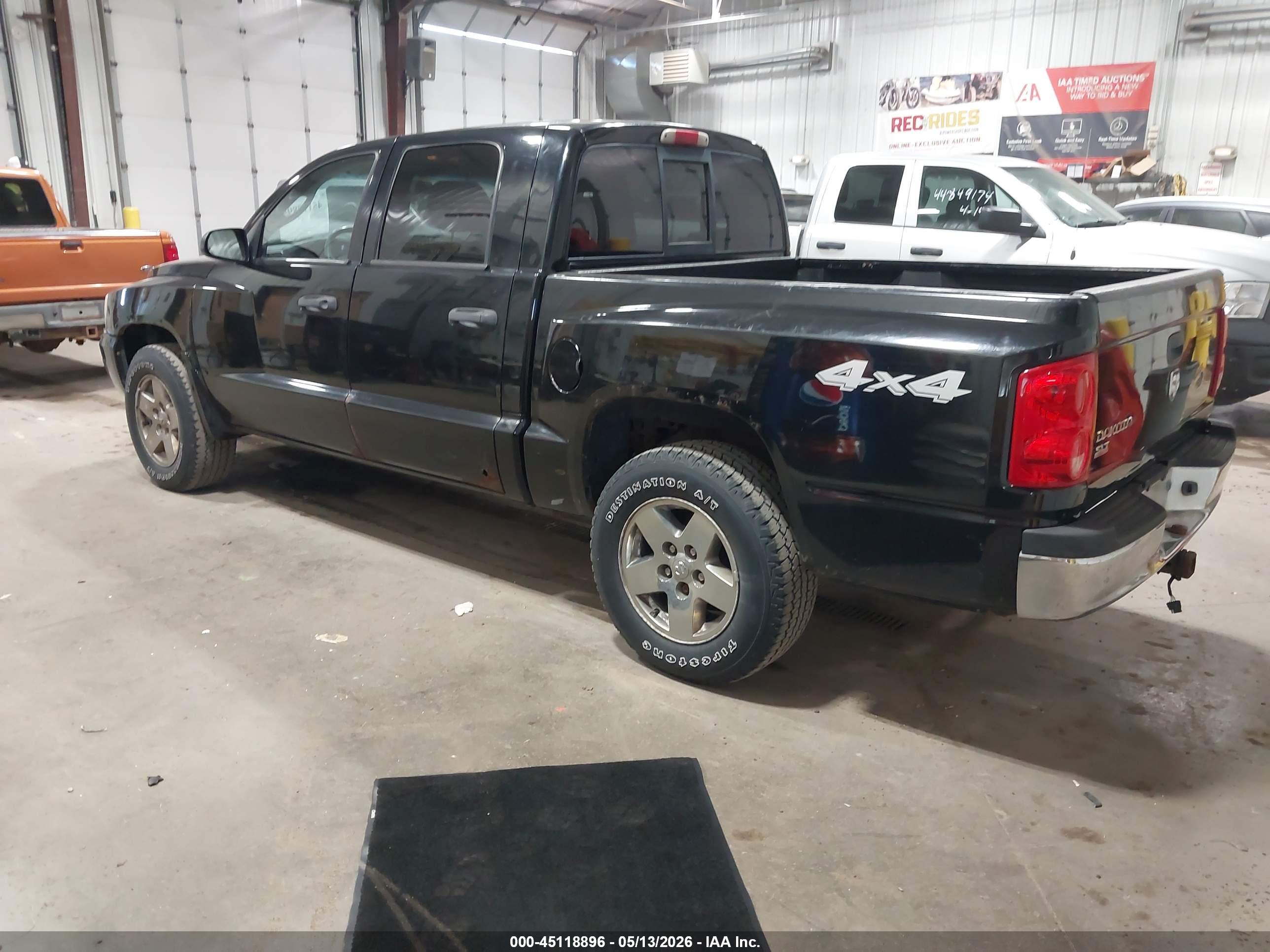 DODGE DAKOTA image 3