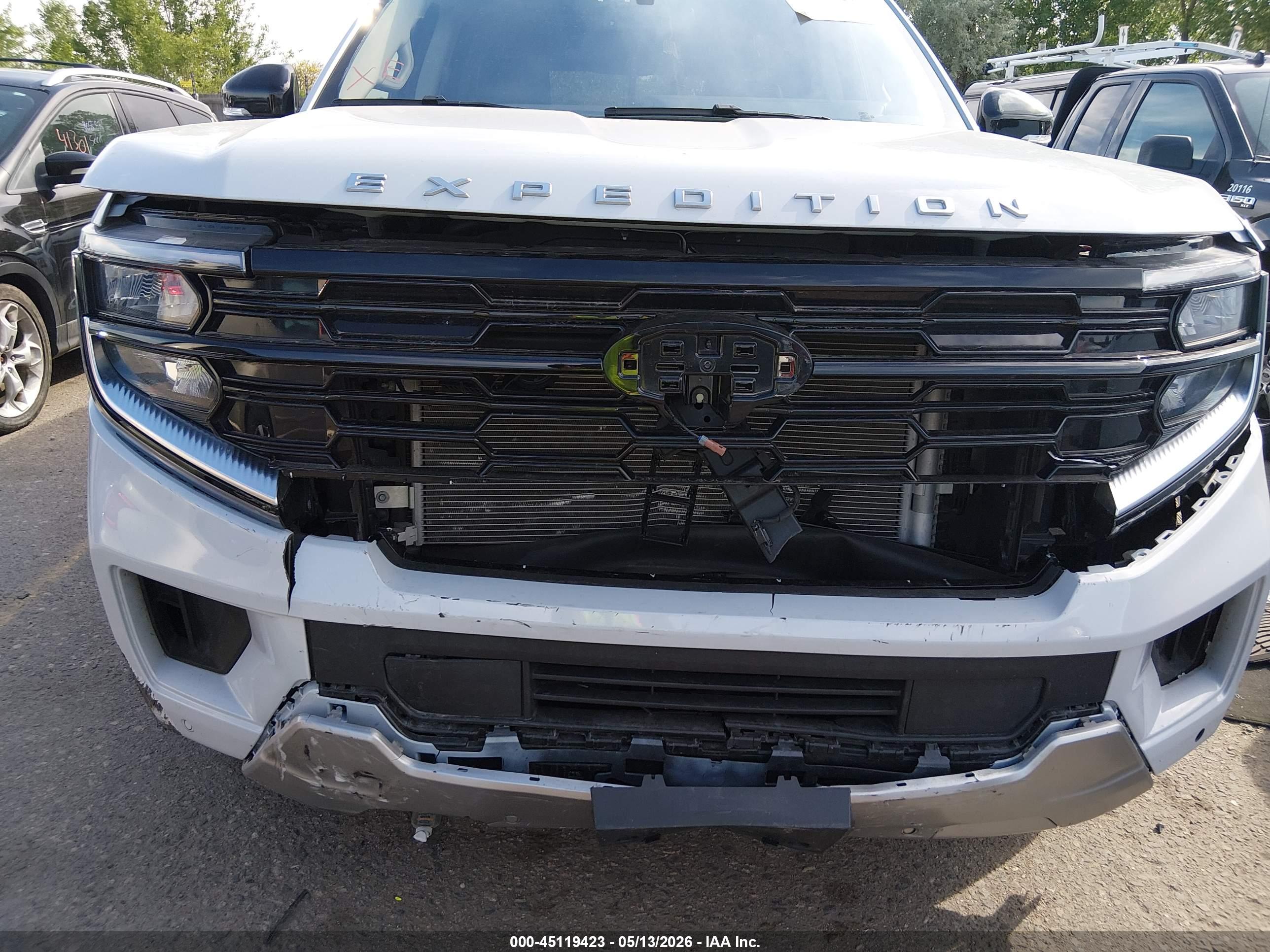 FORD EXPEDITION image 6