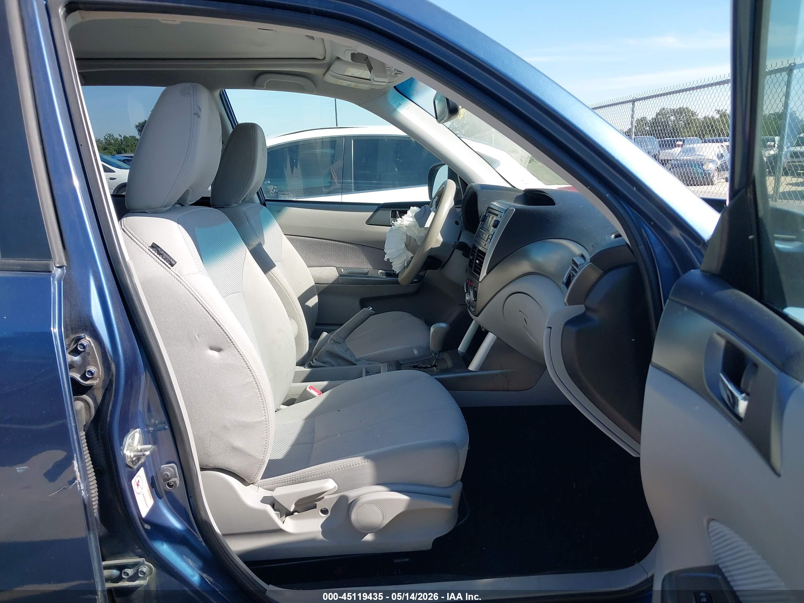SUBARU FORESTER image 5