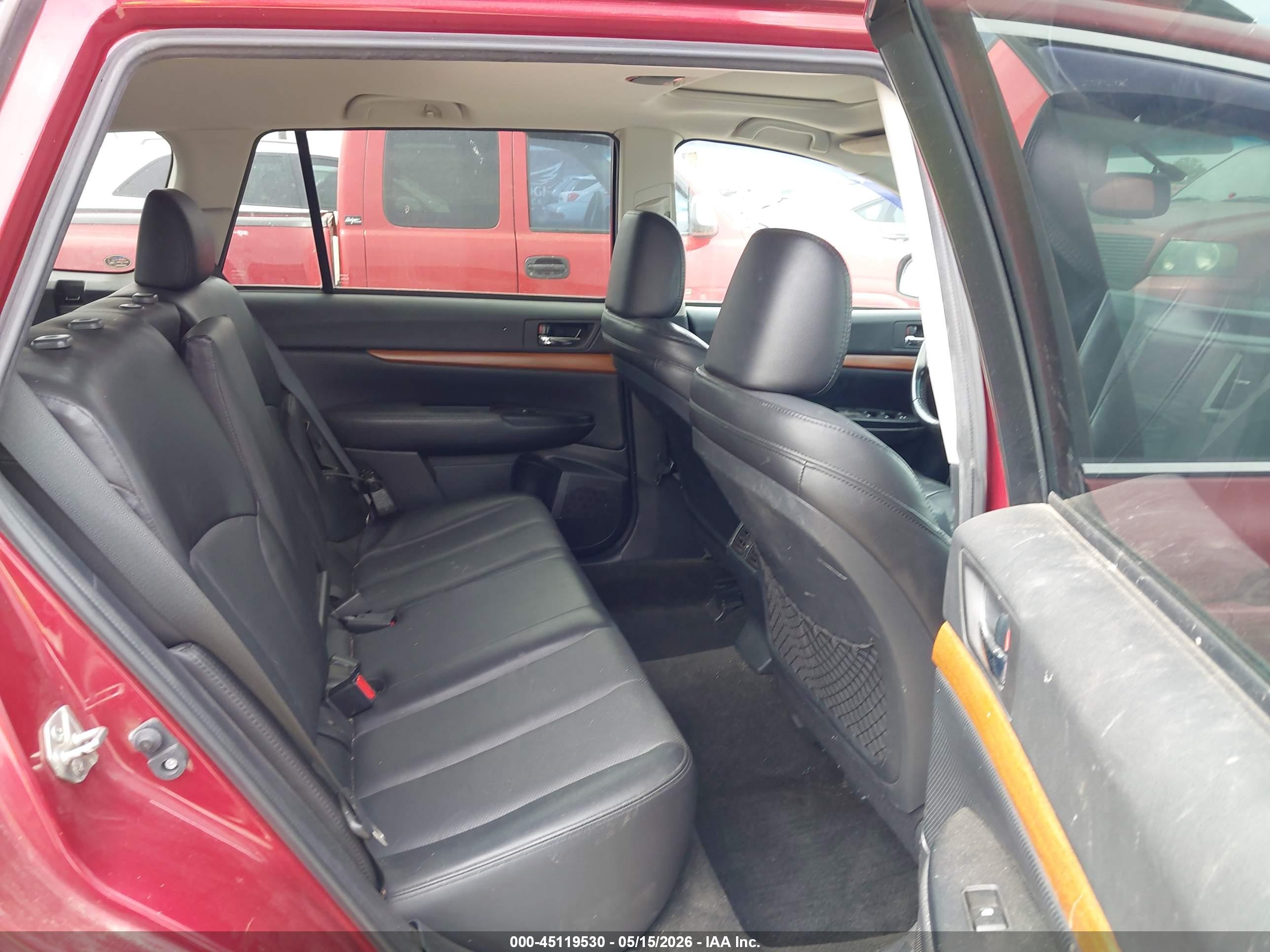 SUBARU OUTBACK image 8