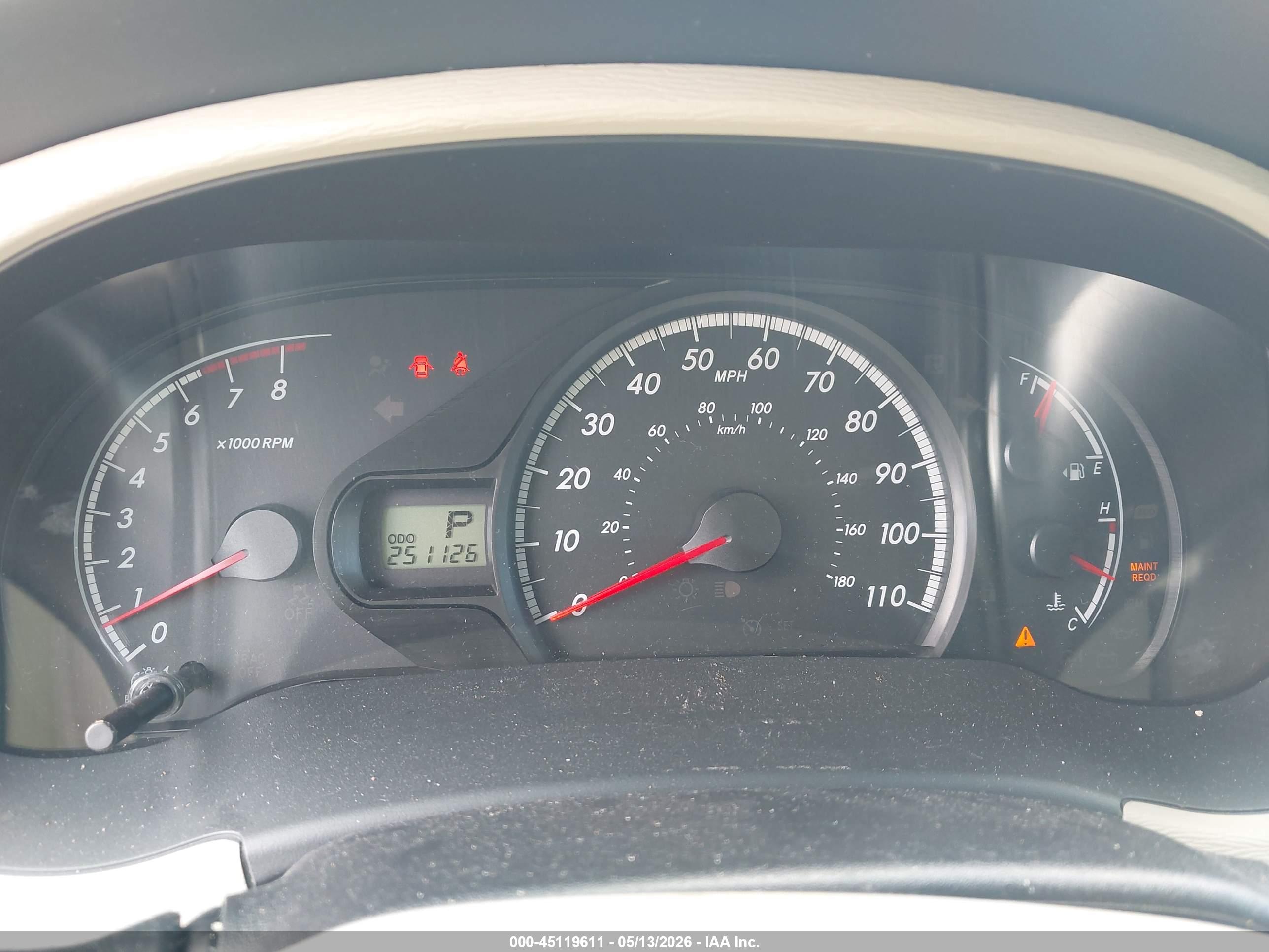 TOYOTA SIENNA image 7