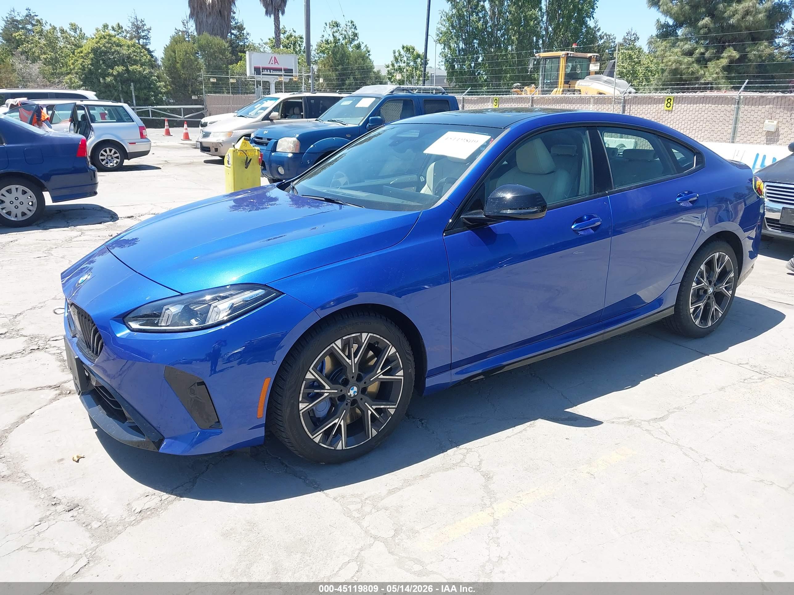 BMW 228 image 2