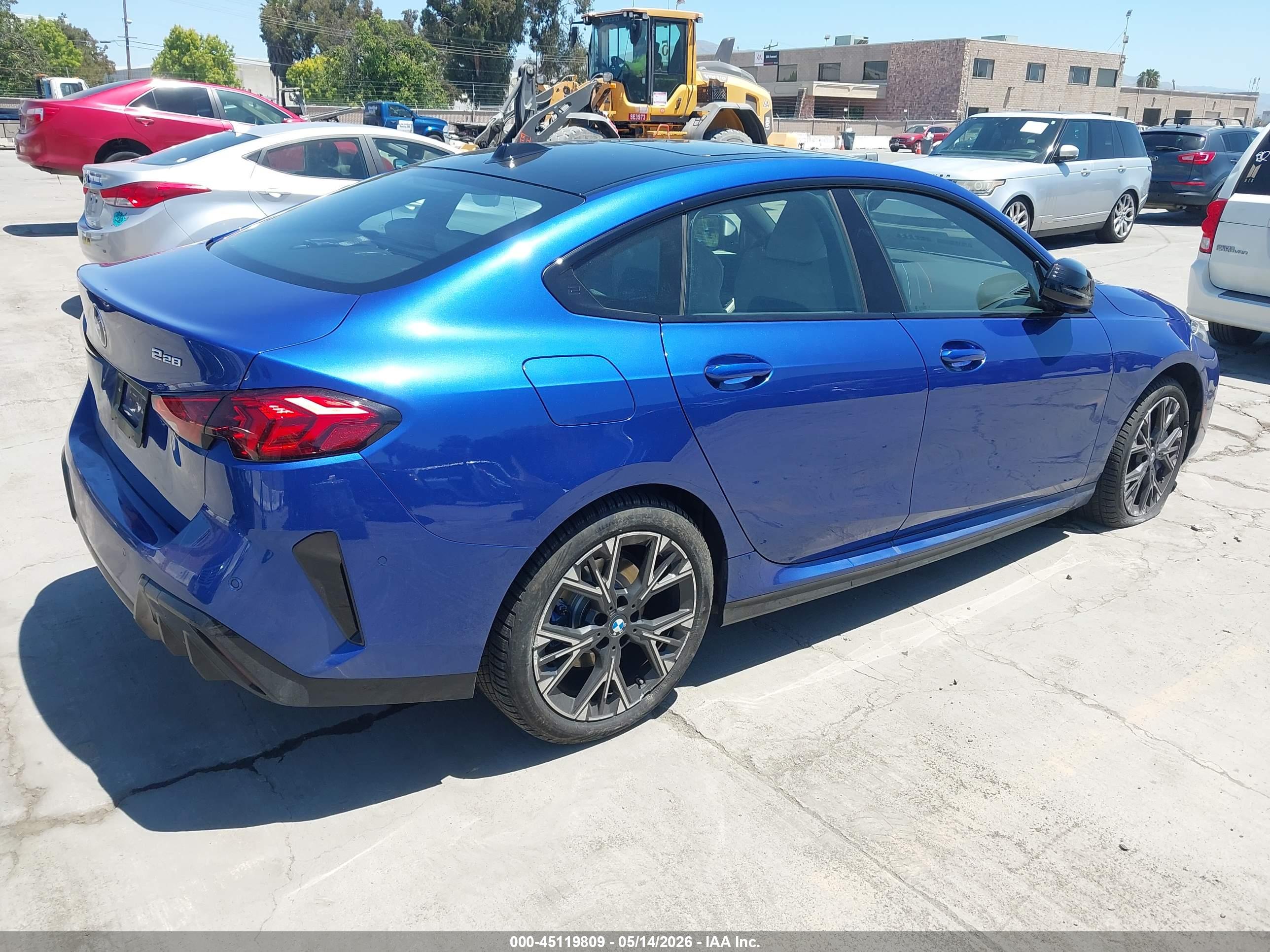 BMW 228 image 4