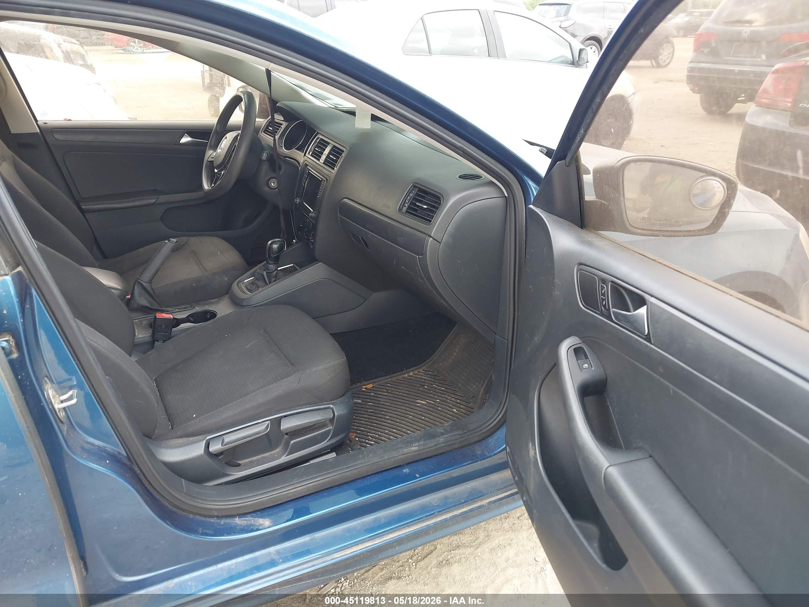 VOLKSWAGEN JETTA image 5