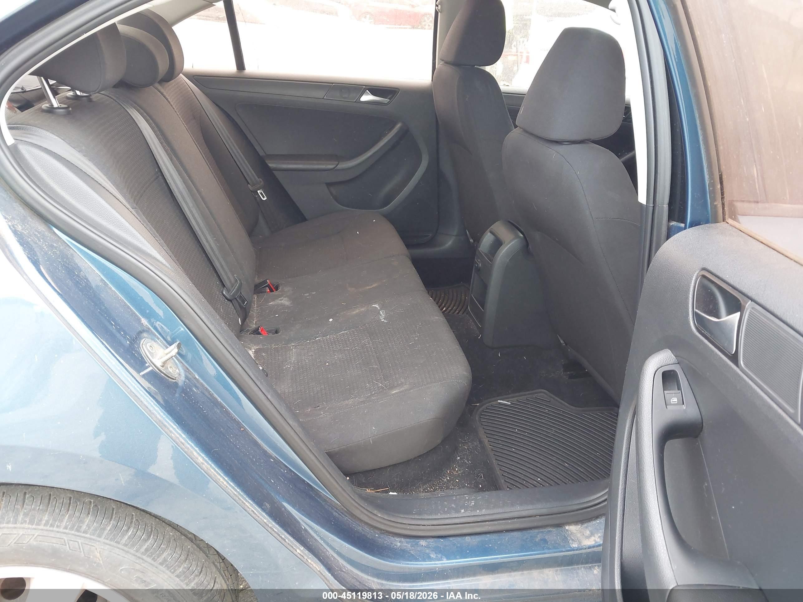 VOLKSWAGEN JETTA image 8