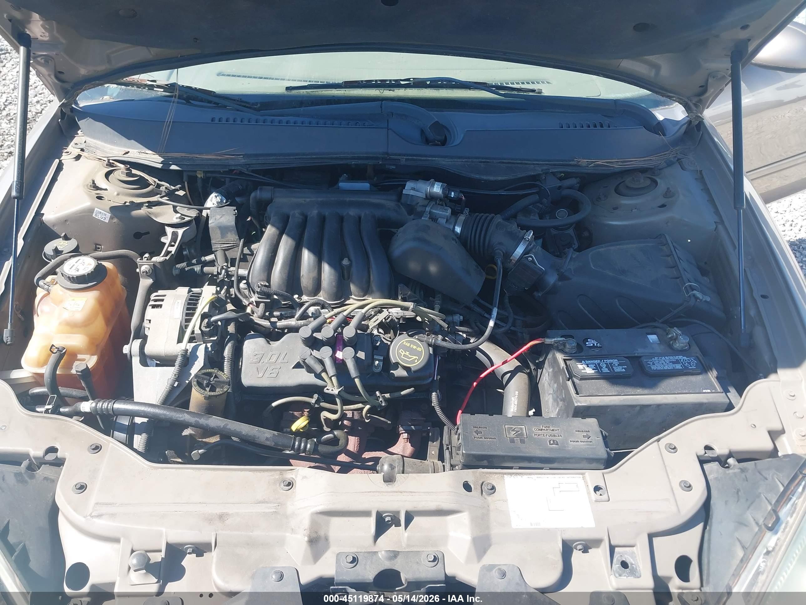 FORD TAURUS image 10