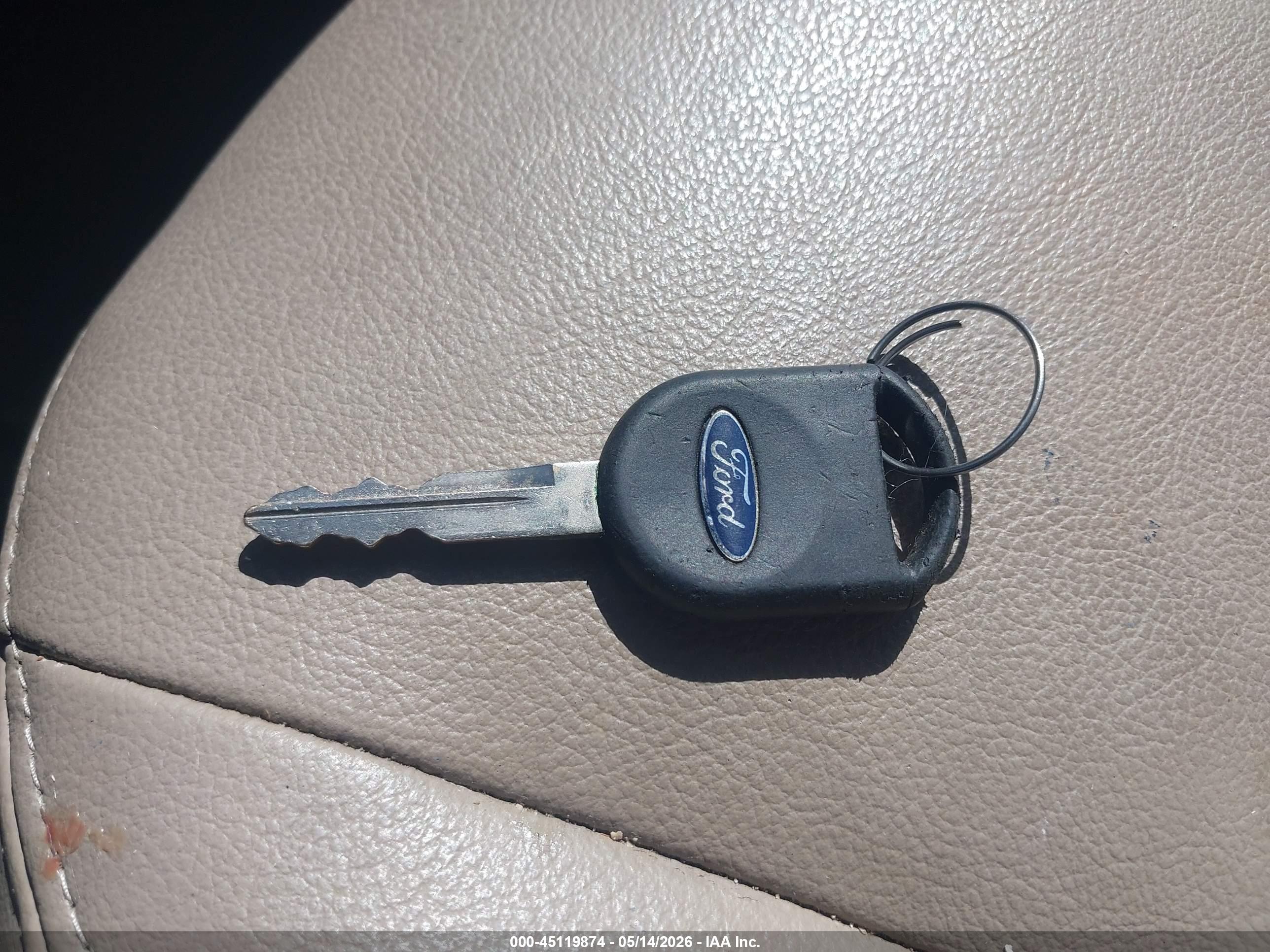 FORD TAURUS image 11