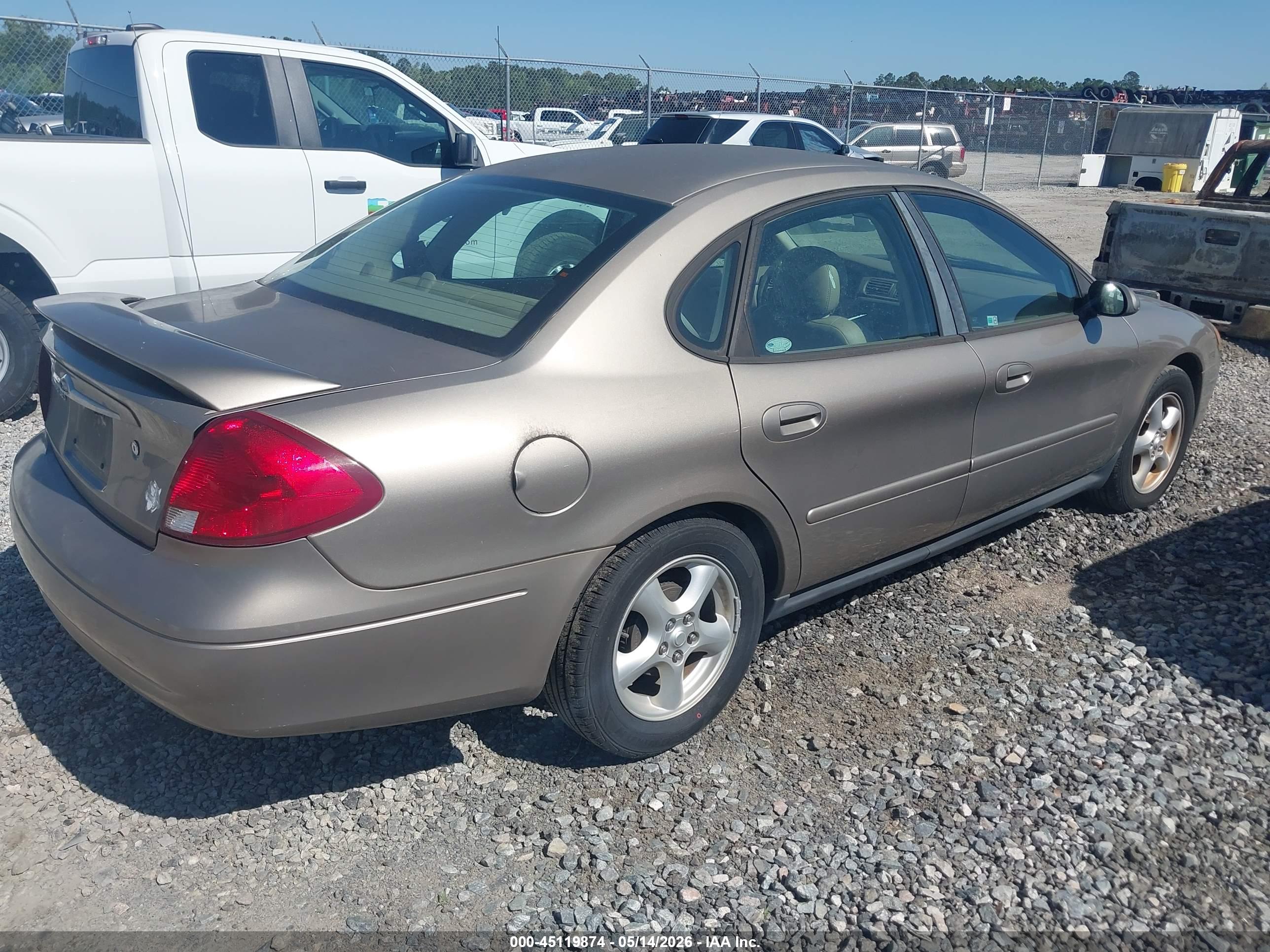FORD TAURUS image 4