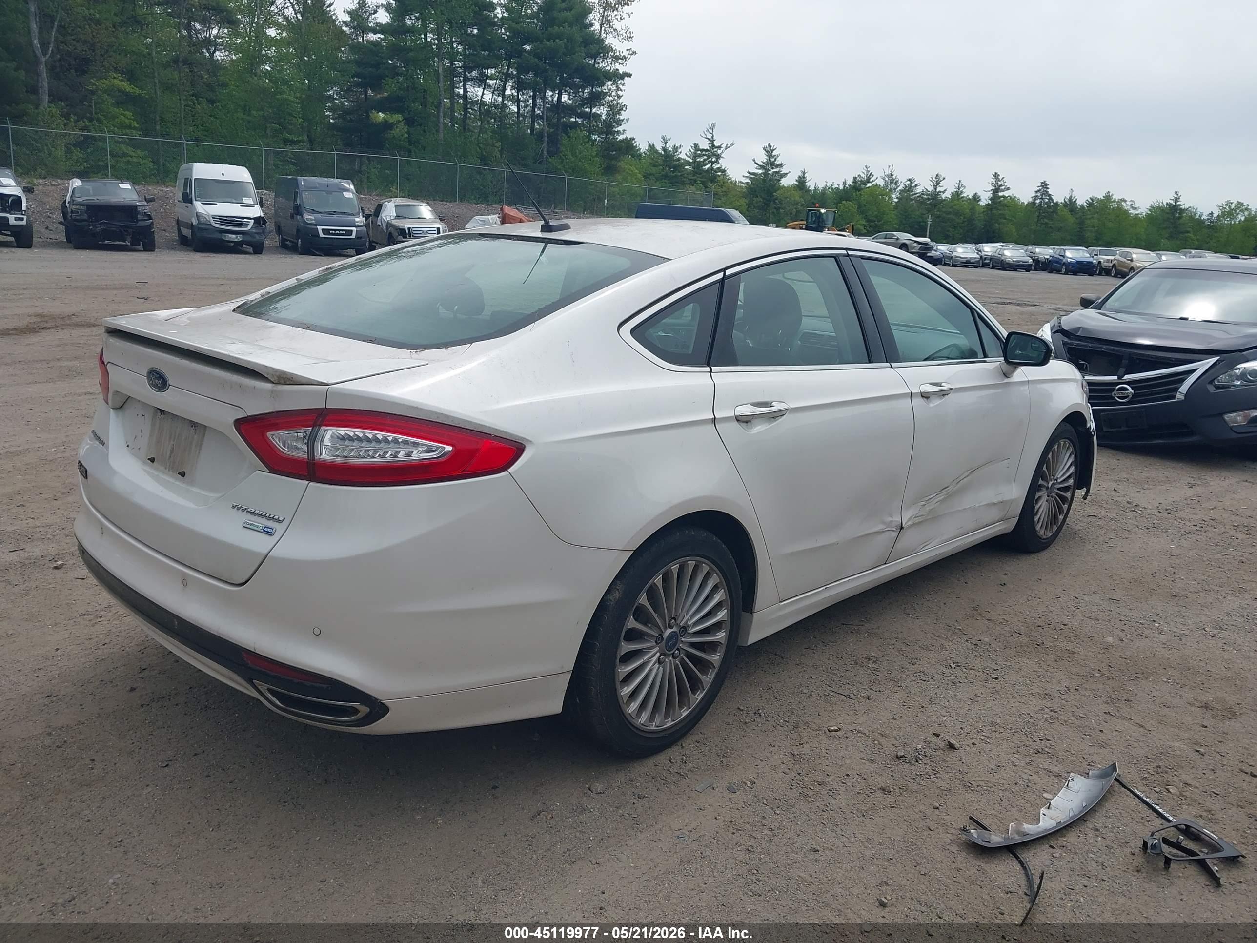 FORD FUSION image 4
