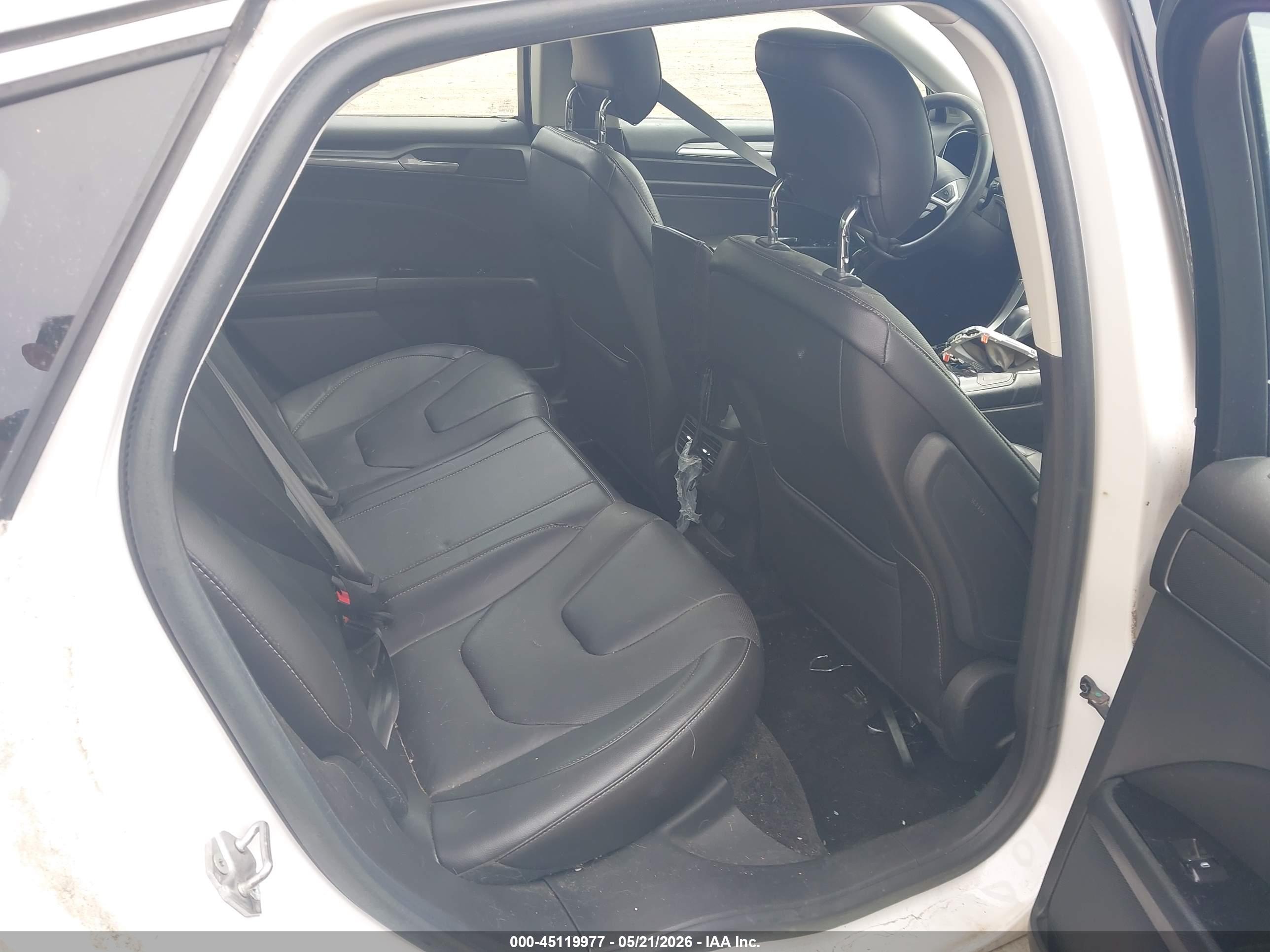 FORD FUSION image 8