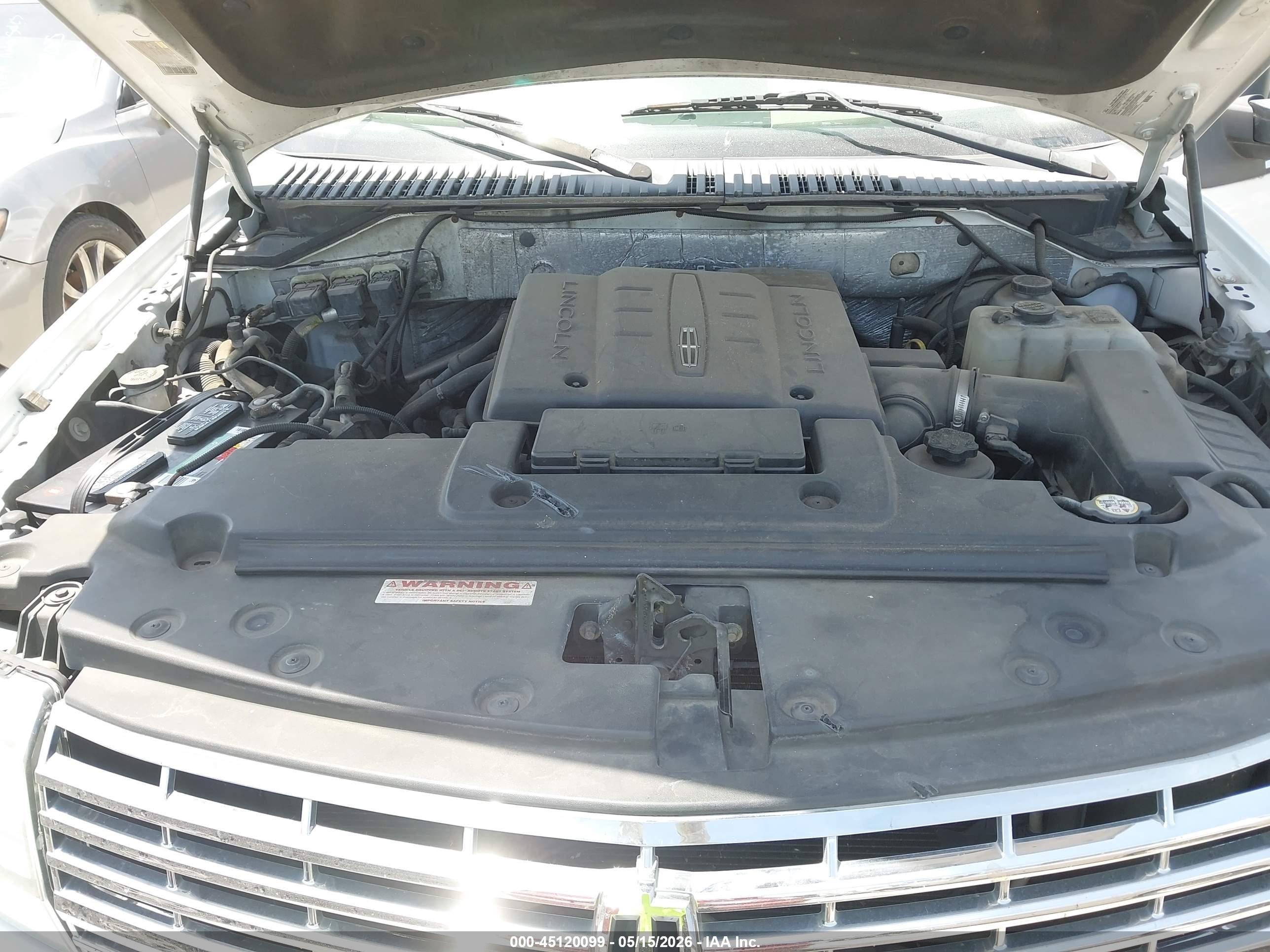 LINCOLN NAVIGATOR image 10