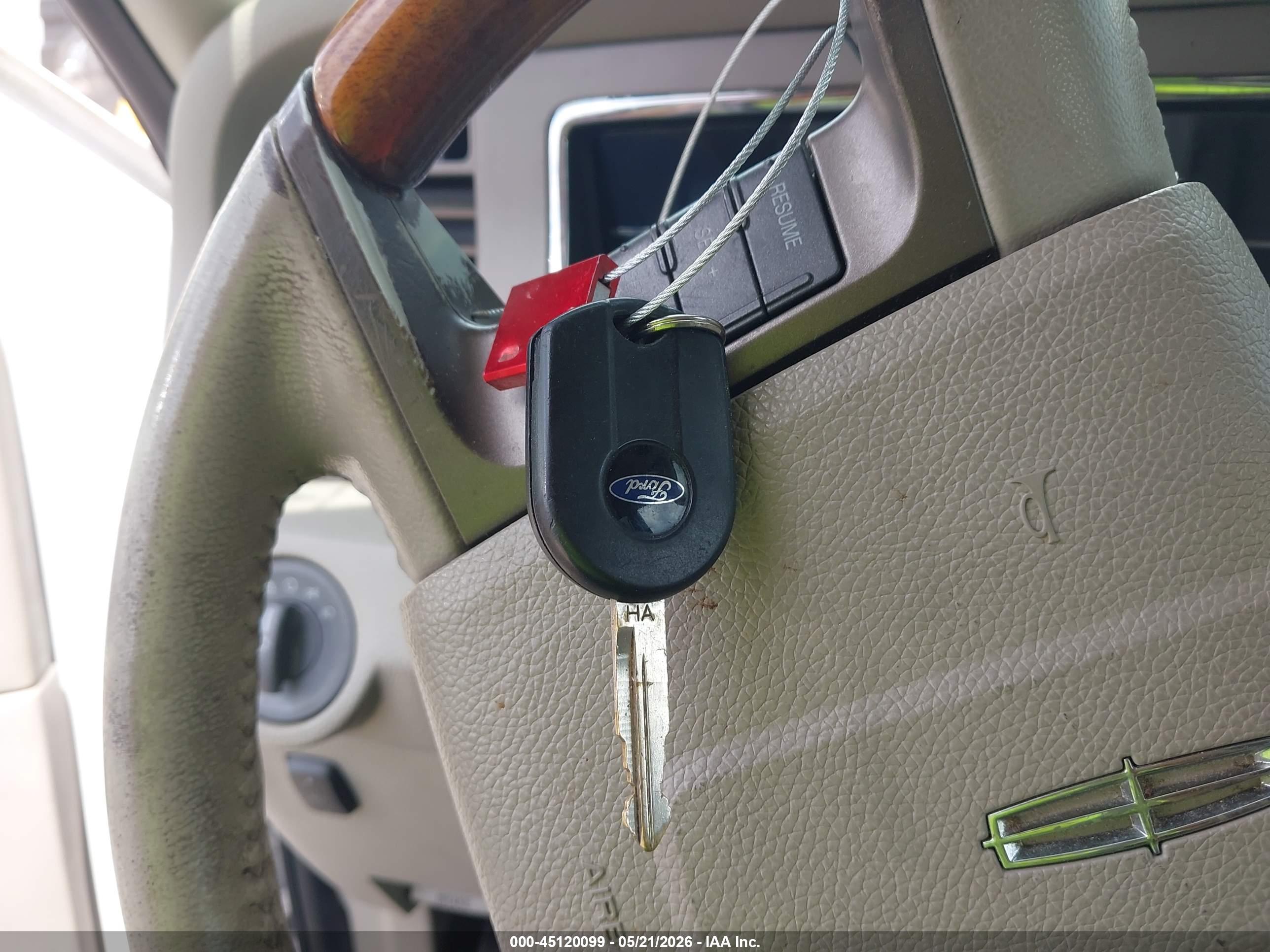 LINCOLN NAVIGATOR image 11