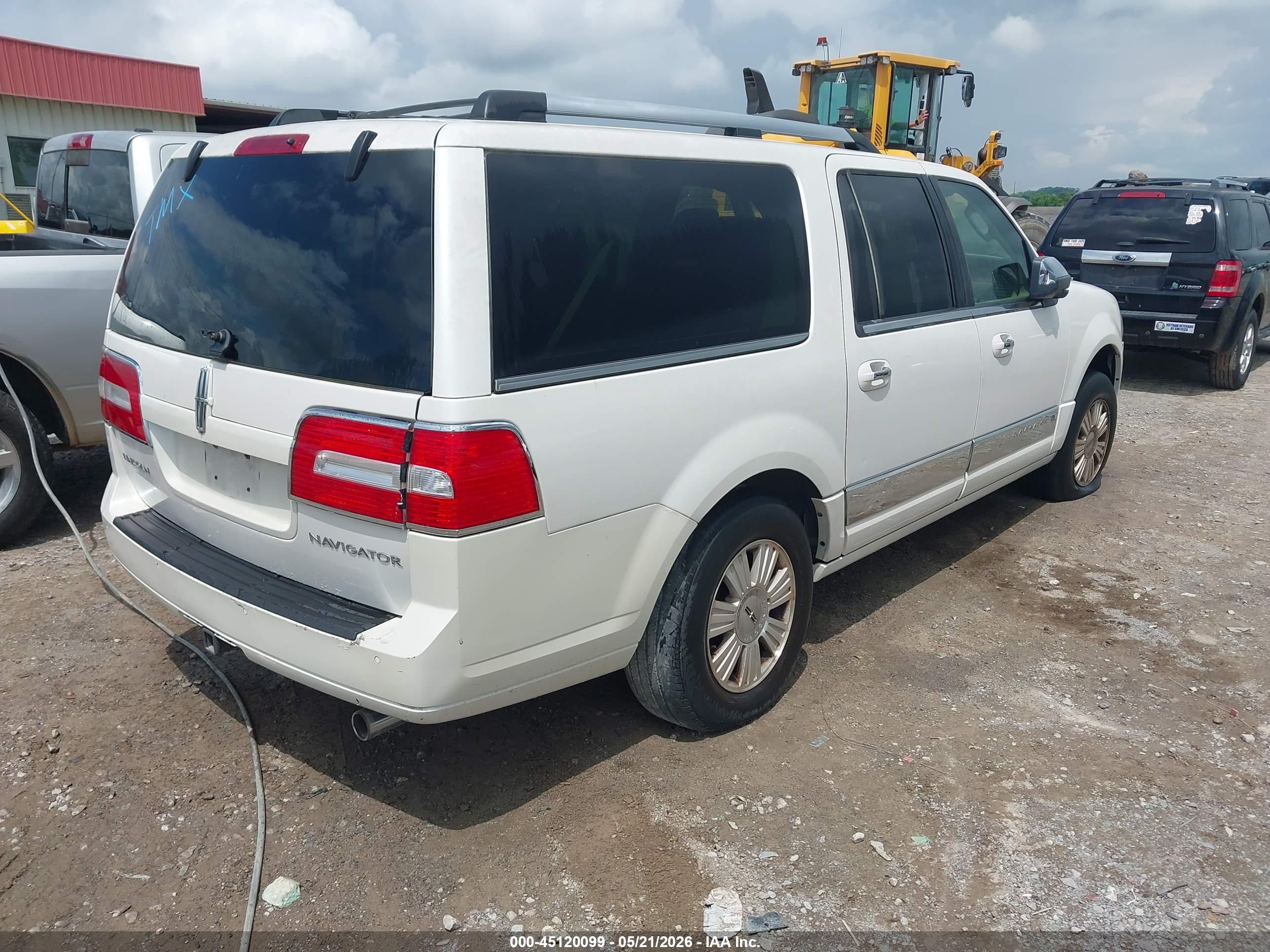 LINCOLN NAVIGATOR image 4