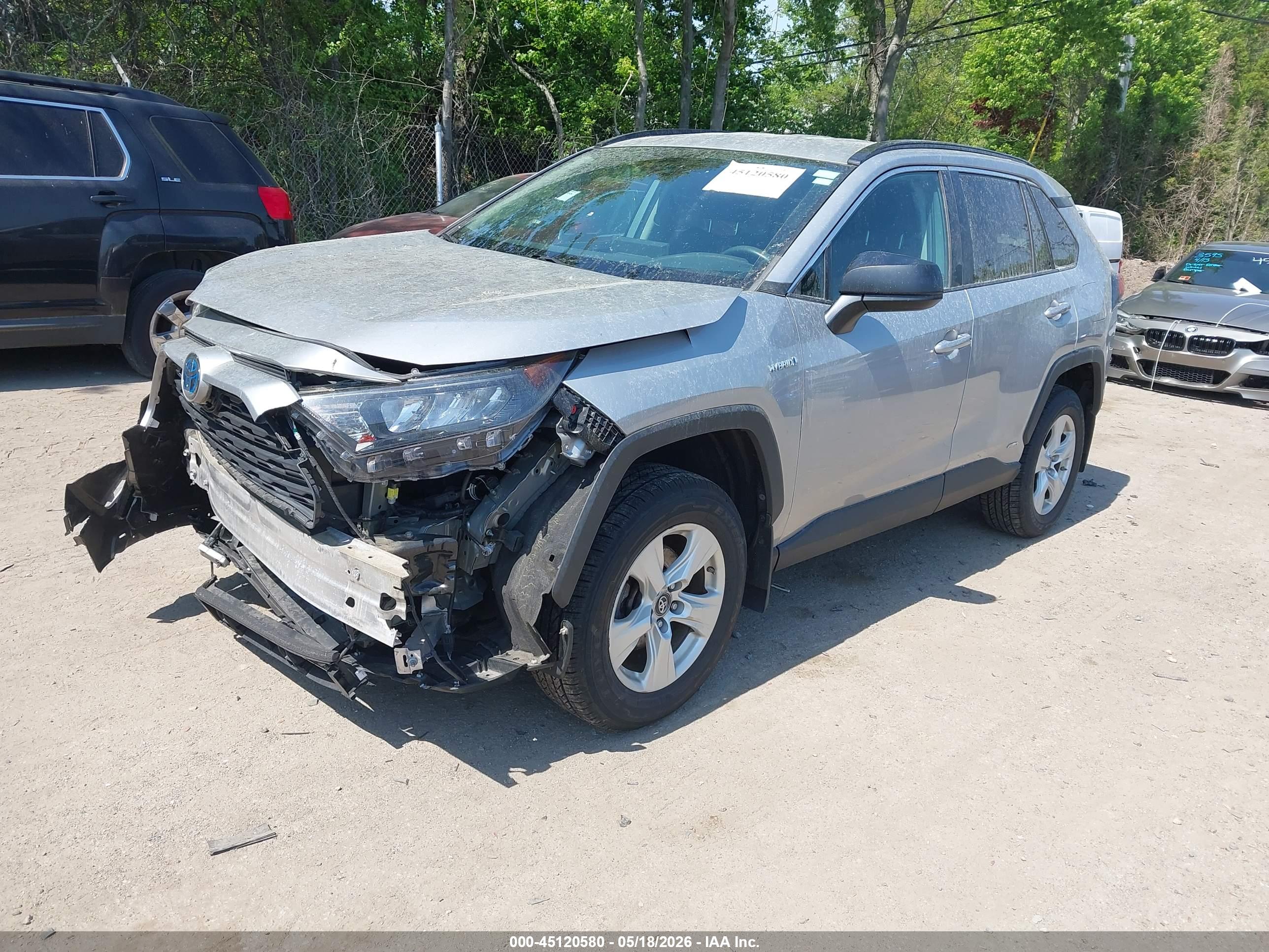 TOYOTA RAV4 image 2