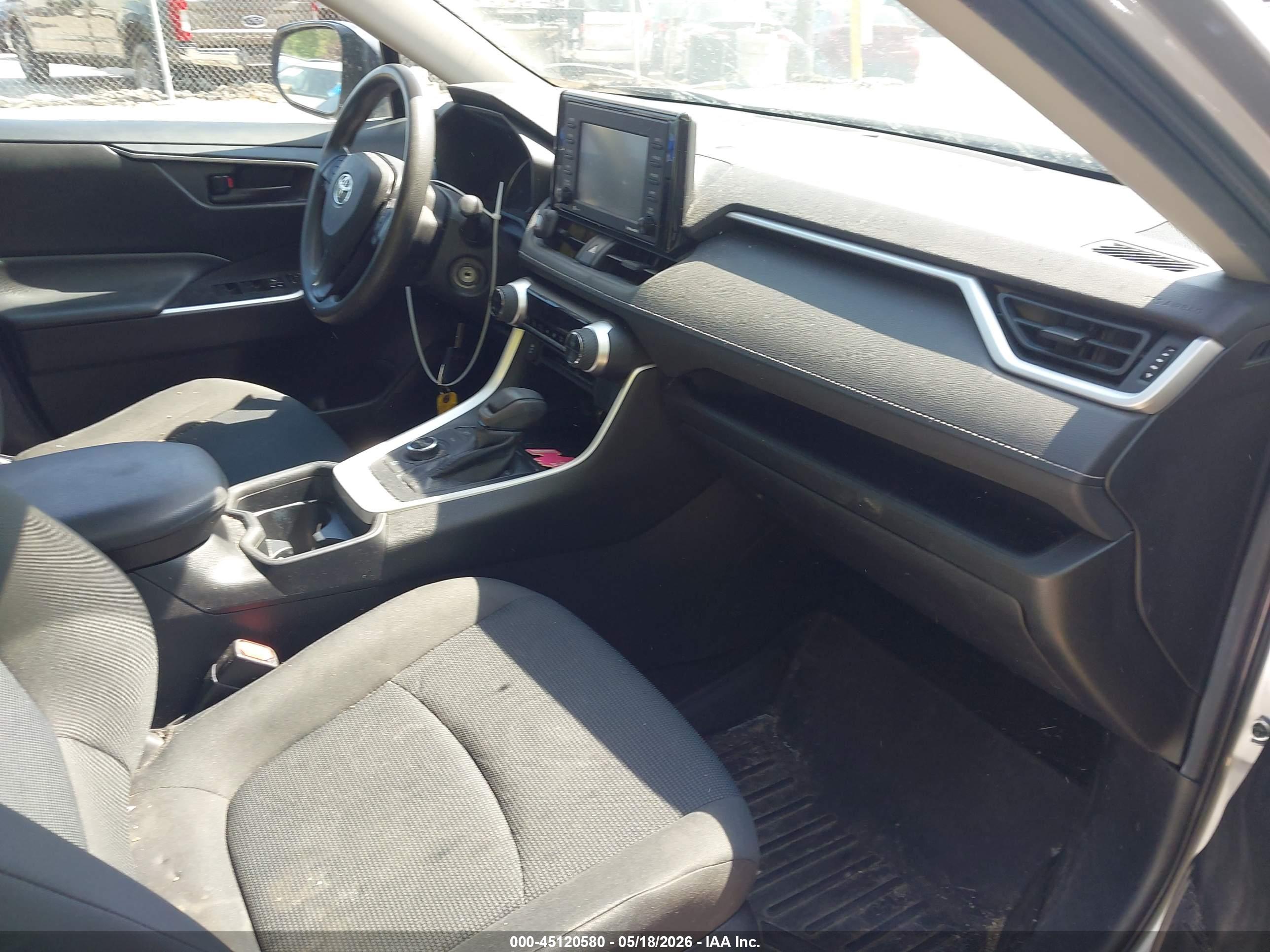 TOYOTA RAV4 image 5