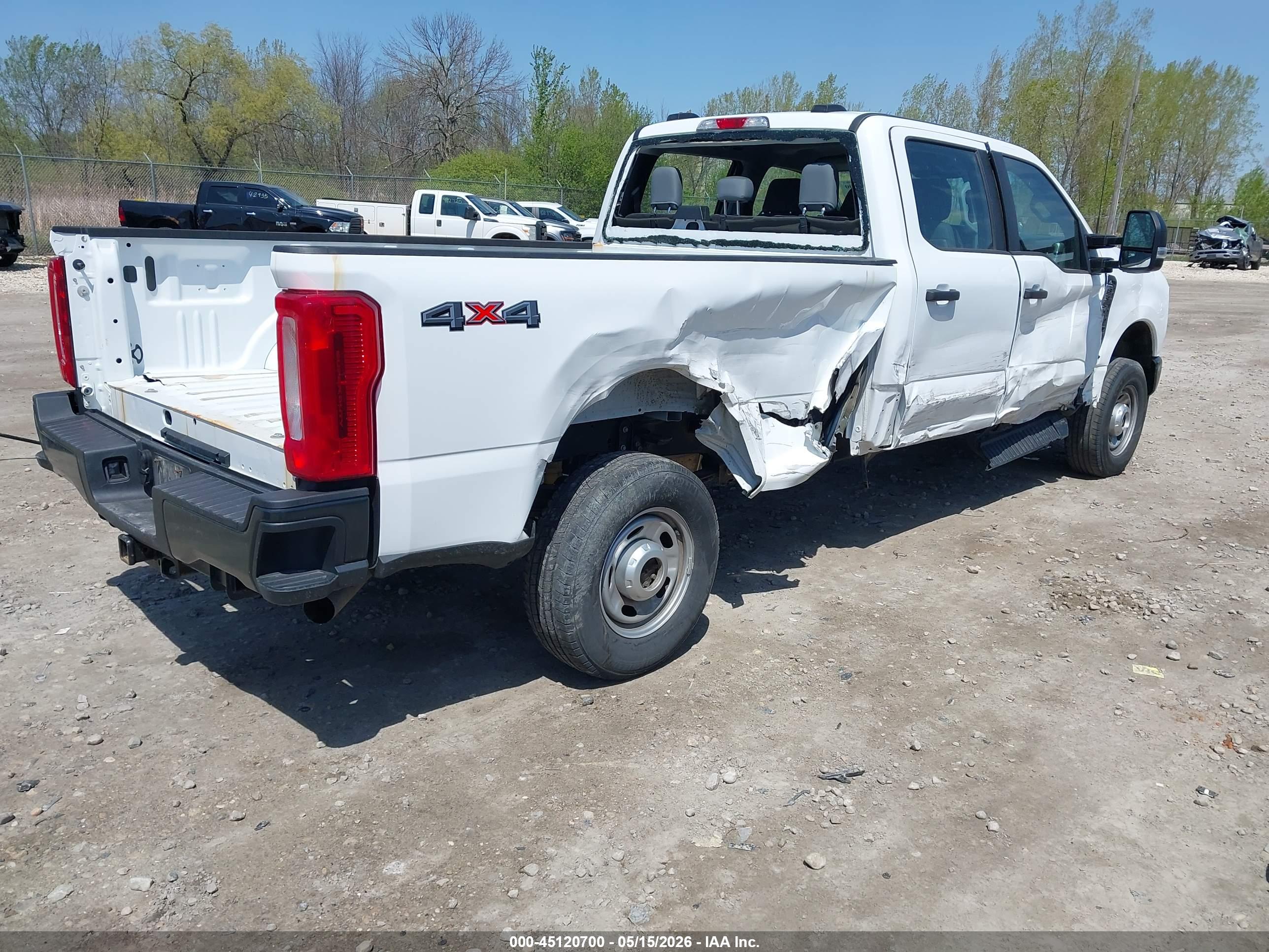FORD F-350 image 4