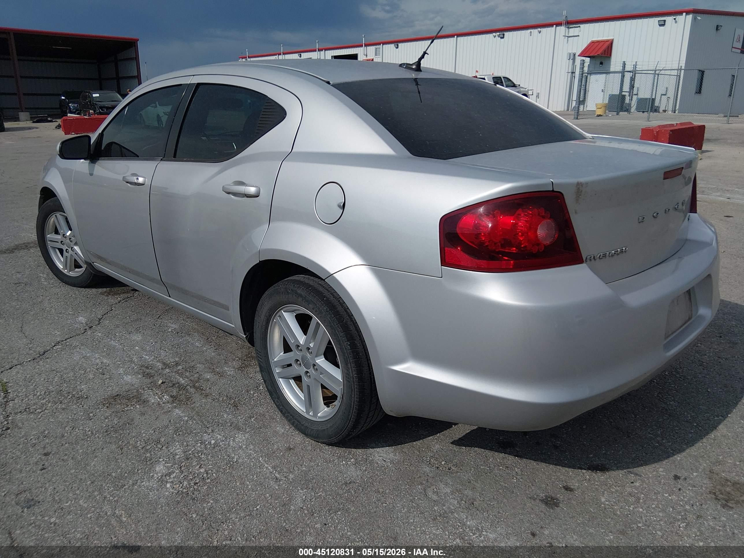 DODGE AVENGER image 3