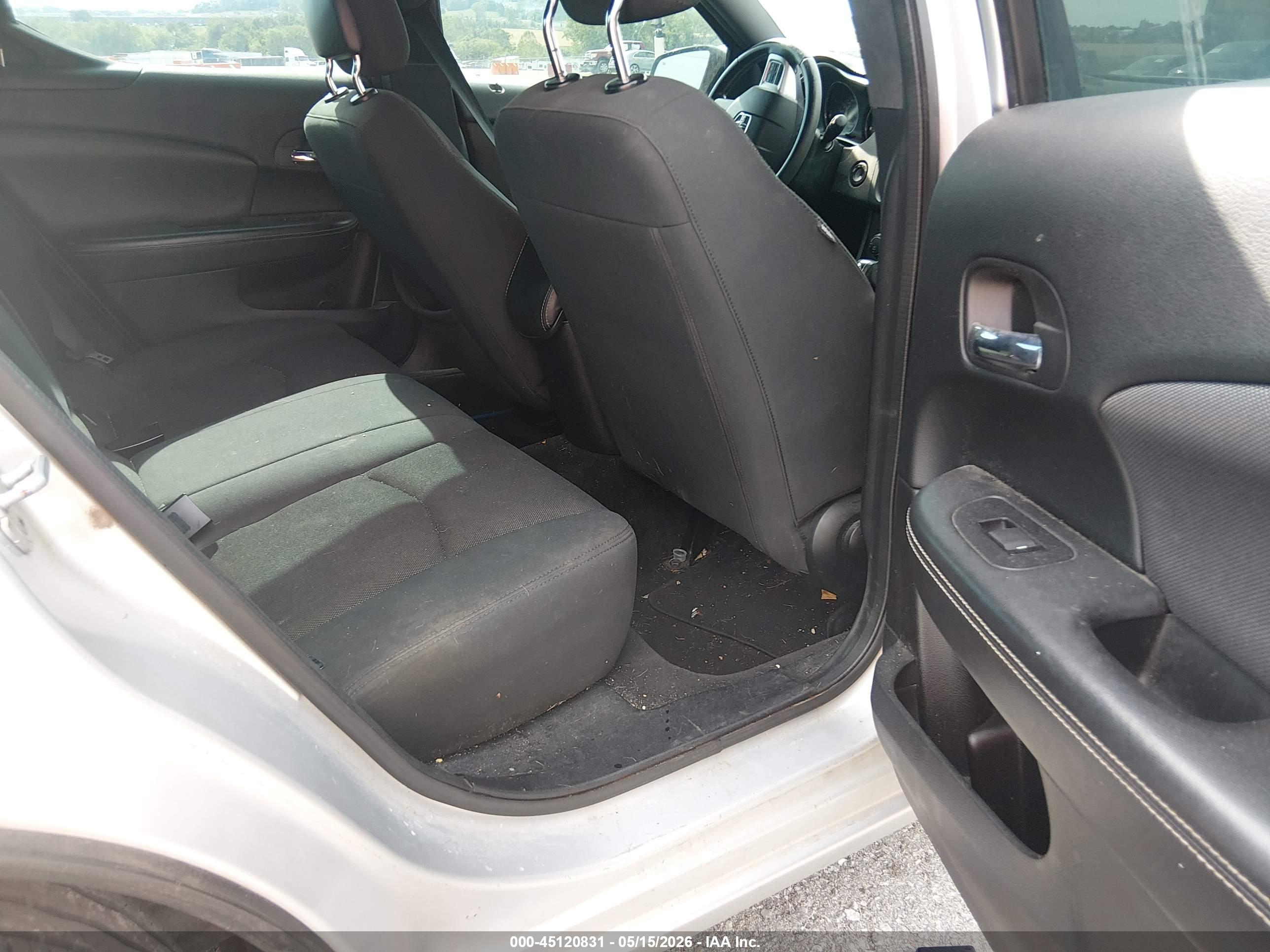 DODGE AVENGER image 8