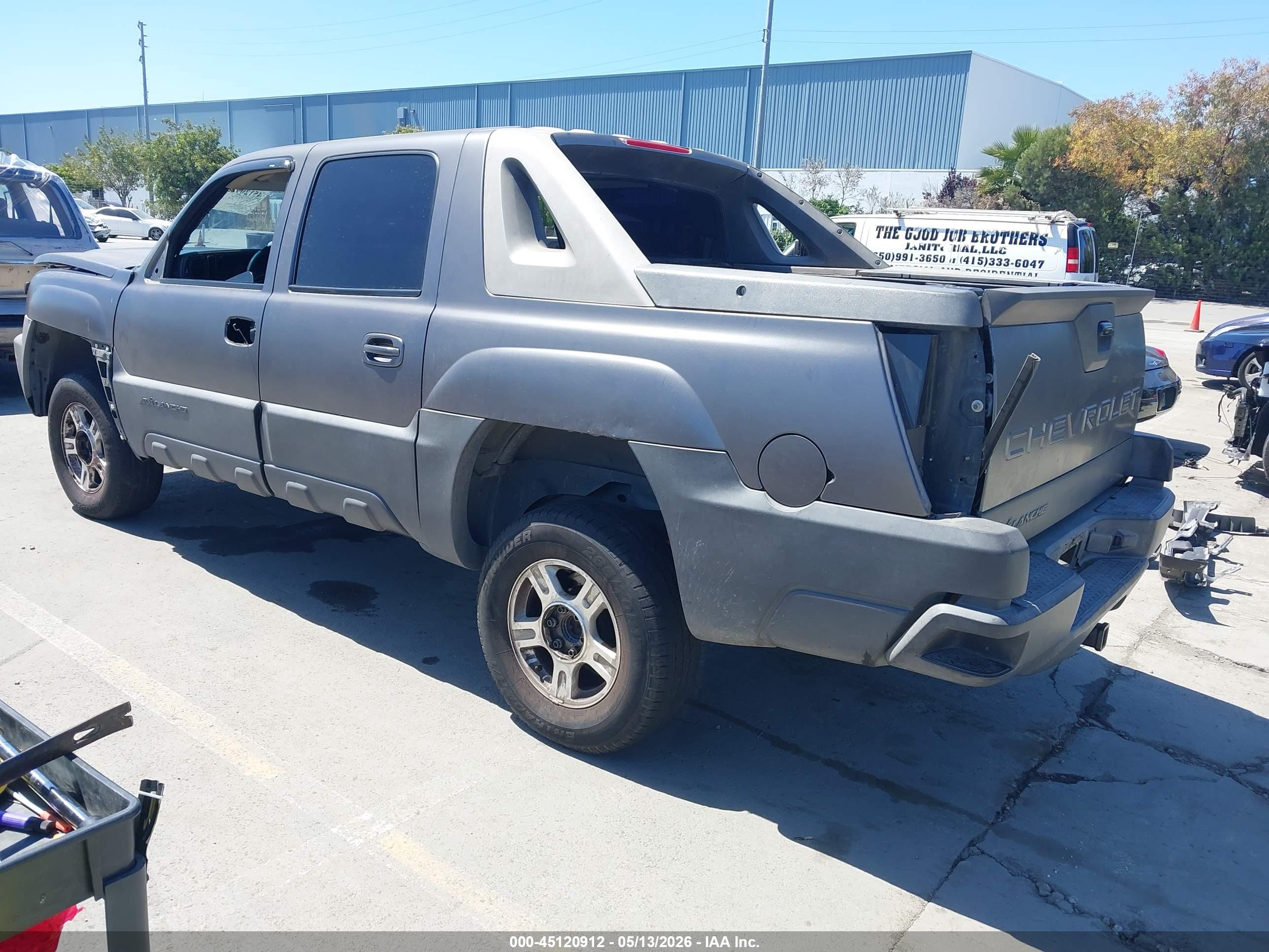 CHEVROLET AVALANCHE image 3