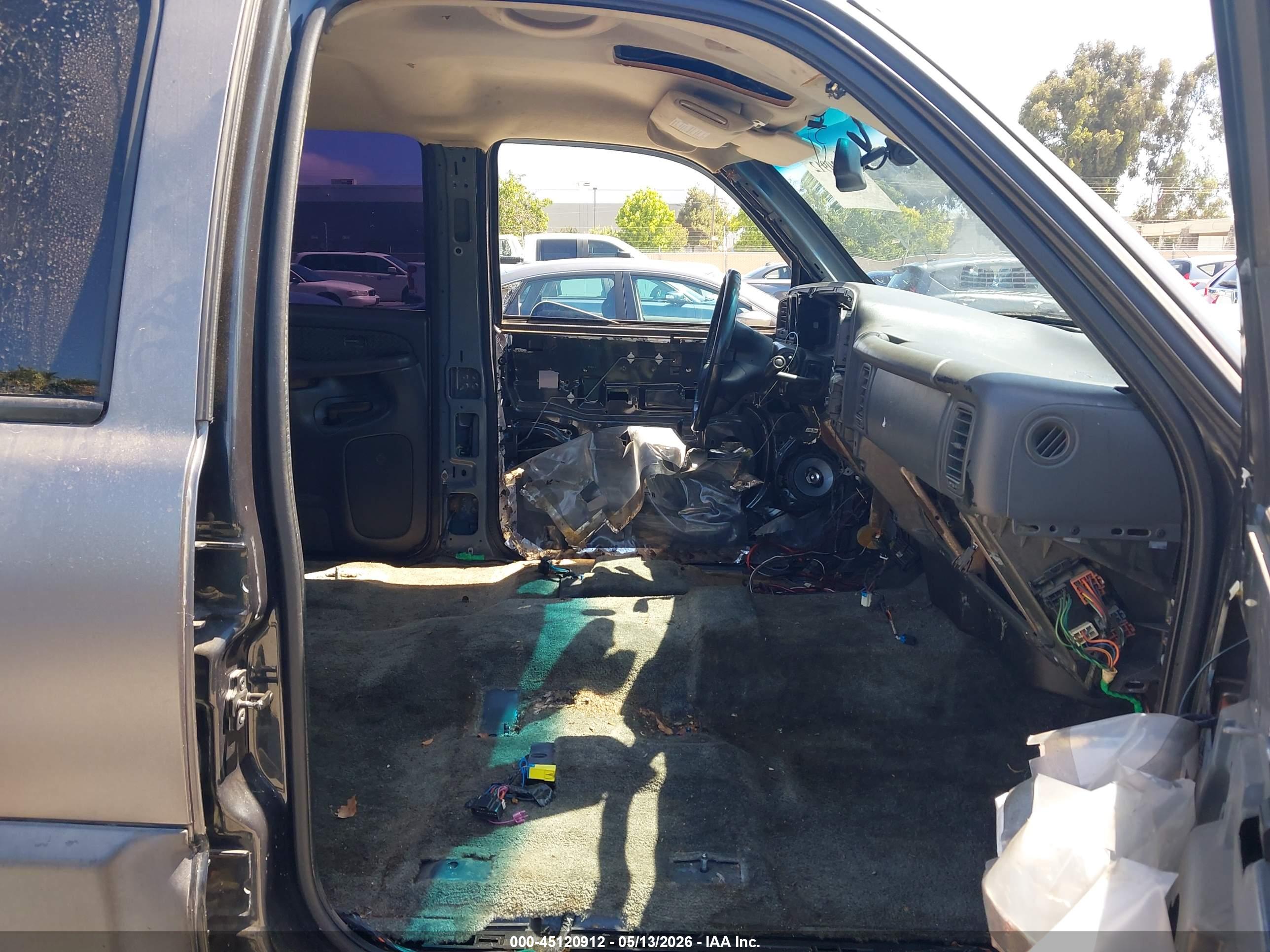 CHEVROLET AVALANCHE image 5
