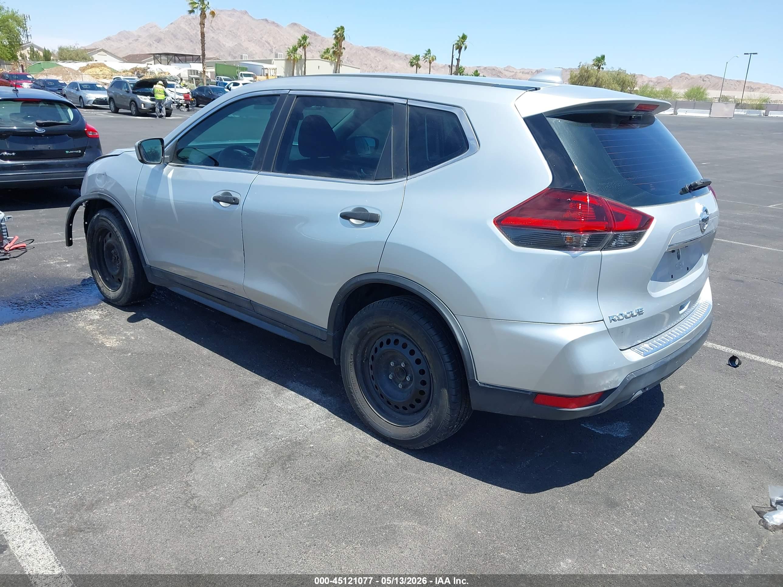 NISSAN ROGUE image 3