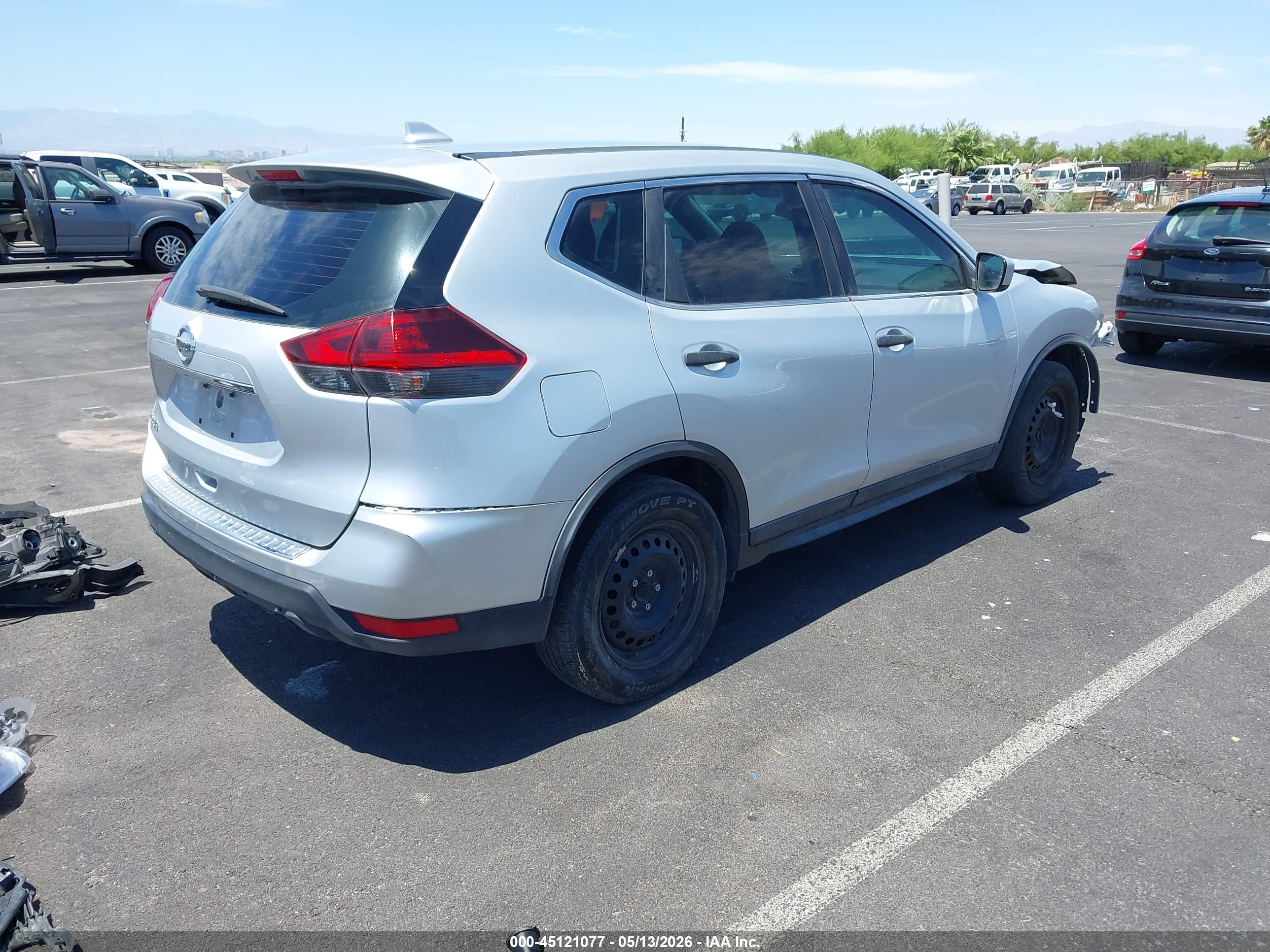 NISSAN ROGUE image 4