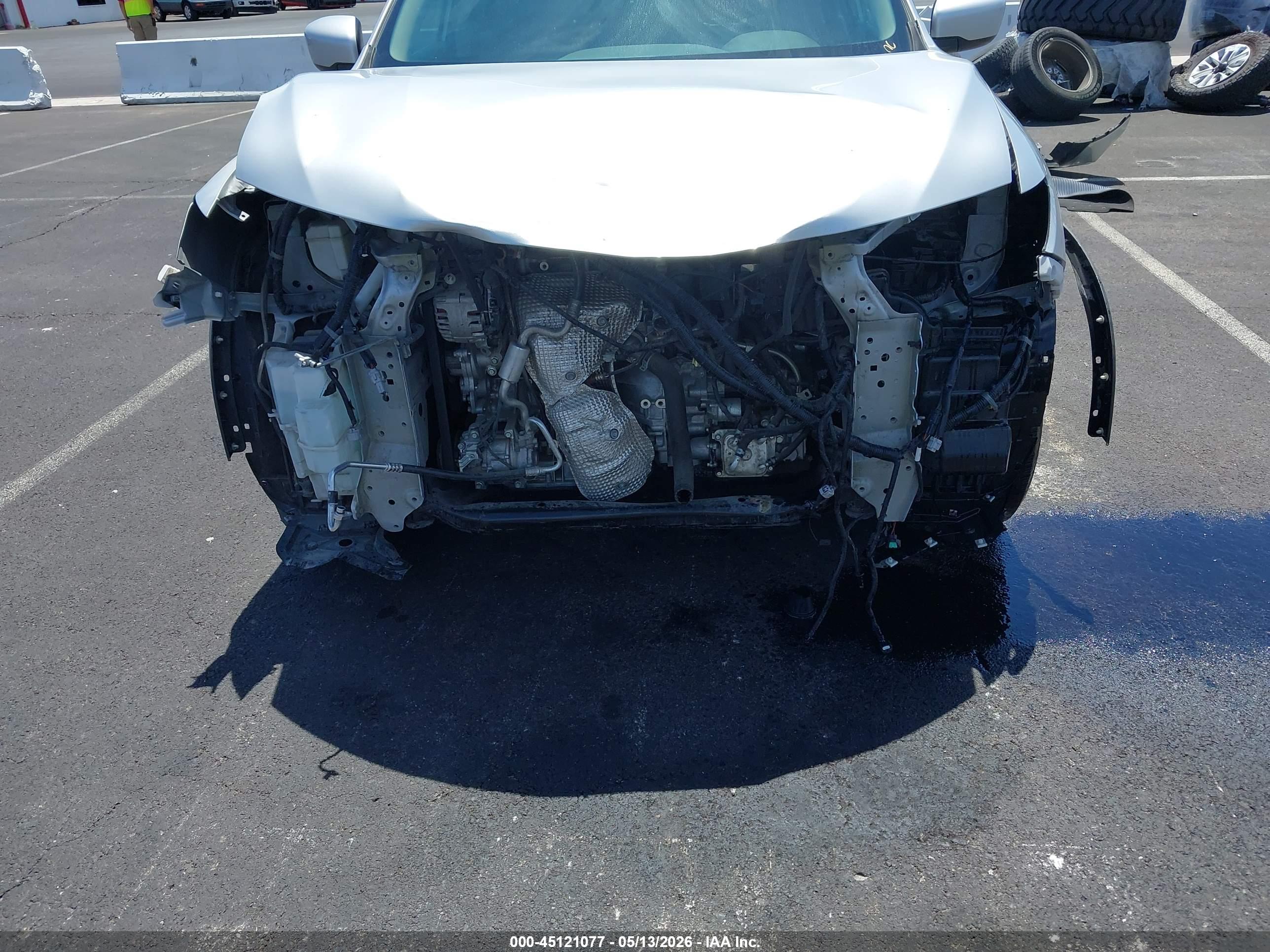 NISSAN ROGUE image 6