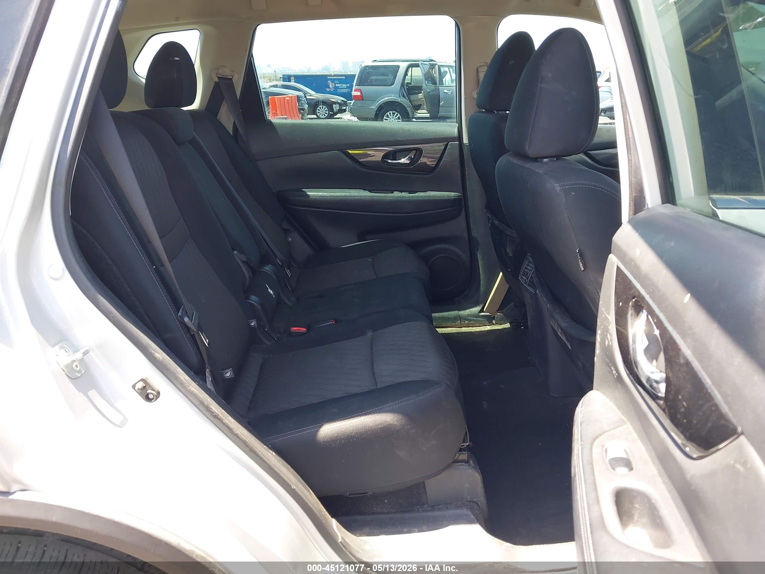 NISSAN ROGUE image 8