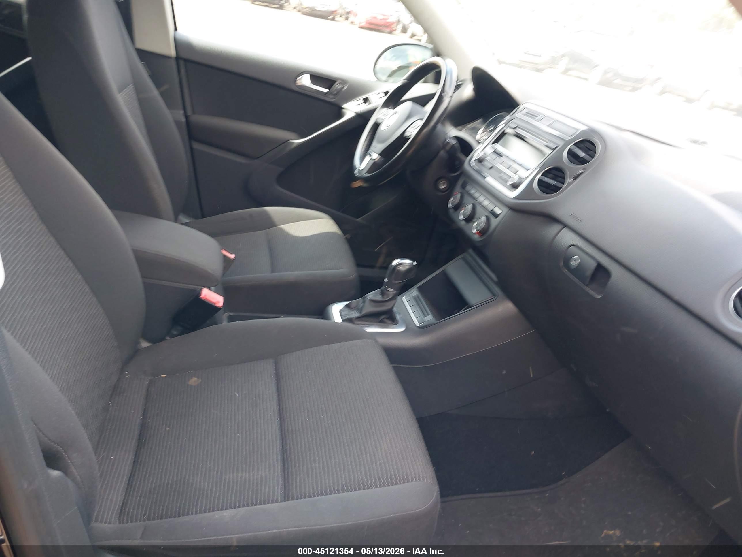 VOLKSWAGEN TIGUAN image 5