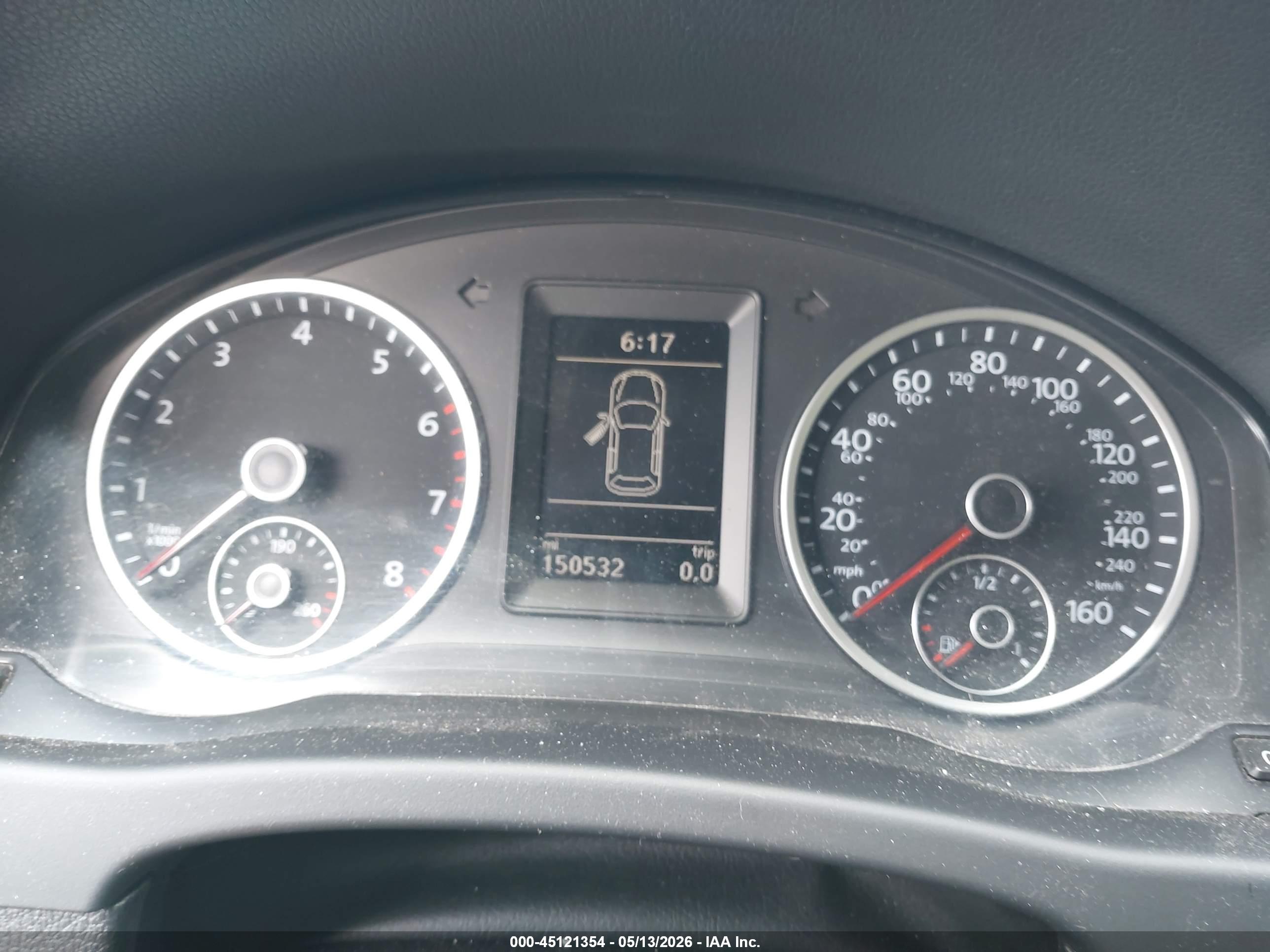 VOLKSWAGEN TIGUAN image 7