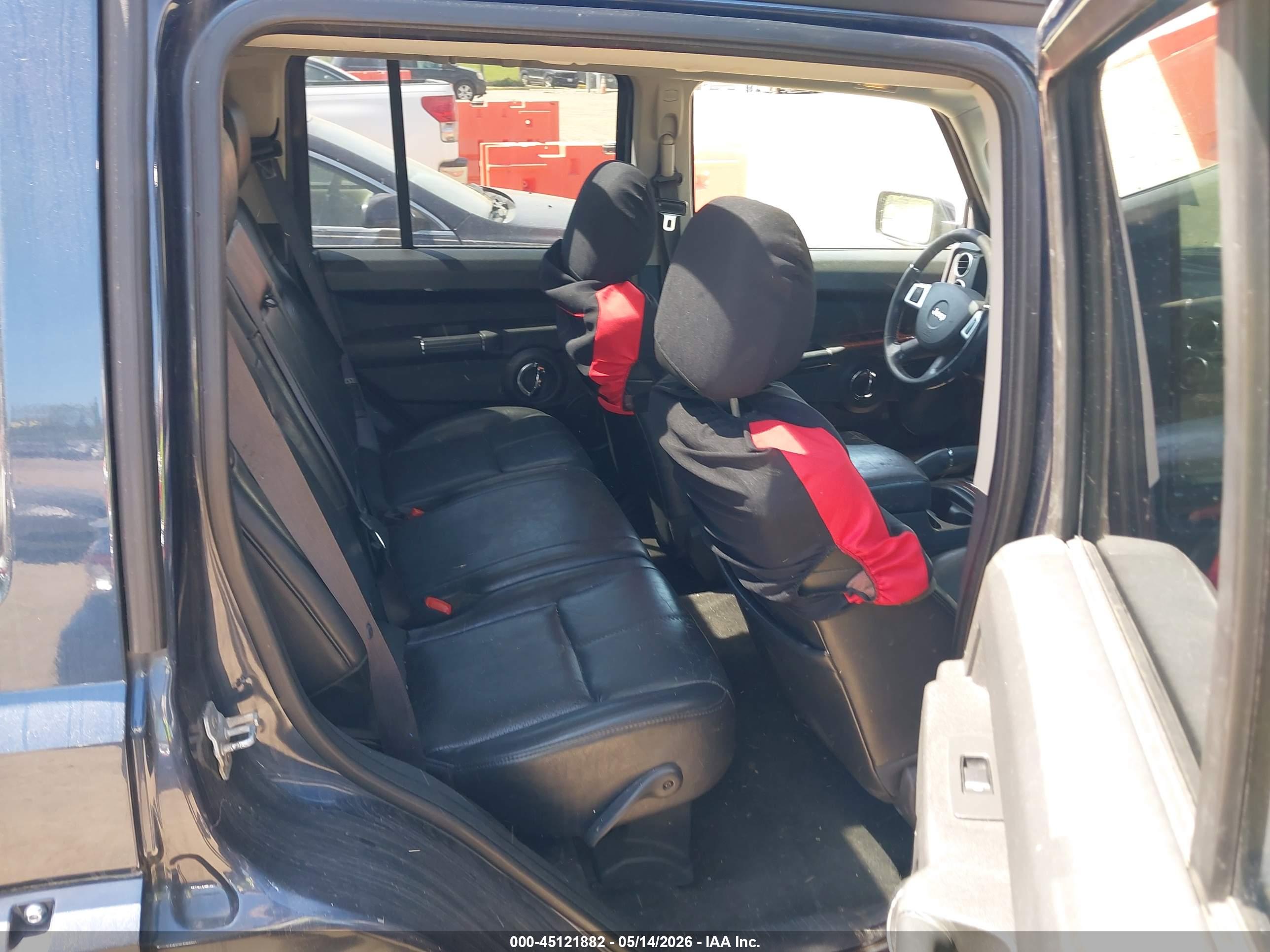 JEEP COMMANDER image 8