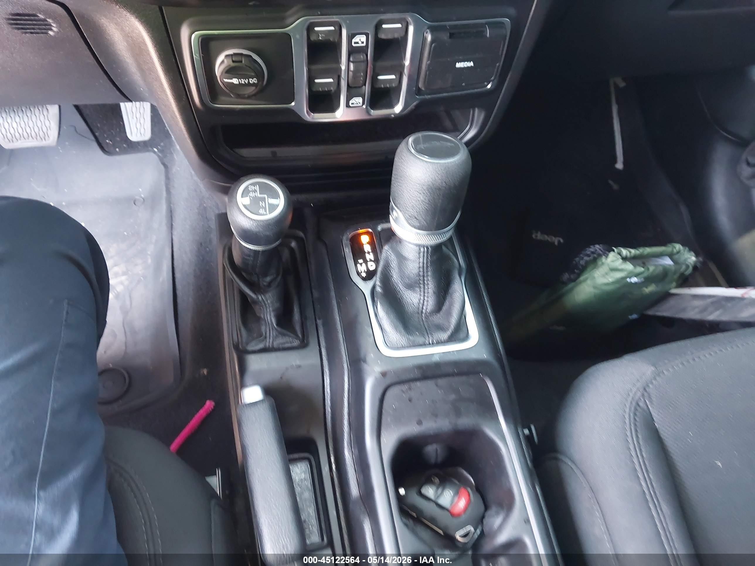JEEP GLADIATOR image 11