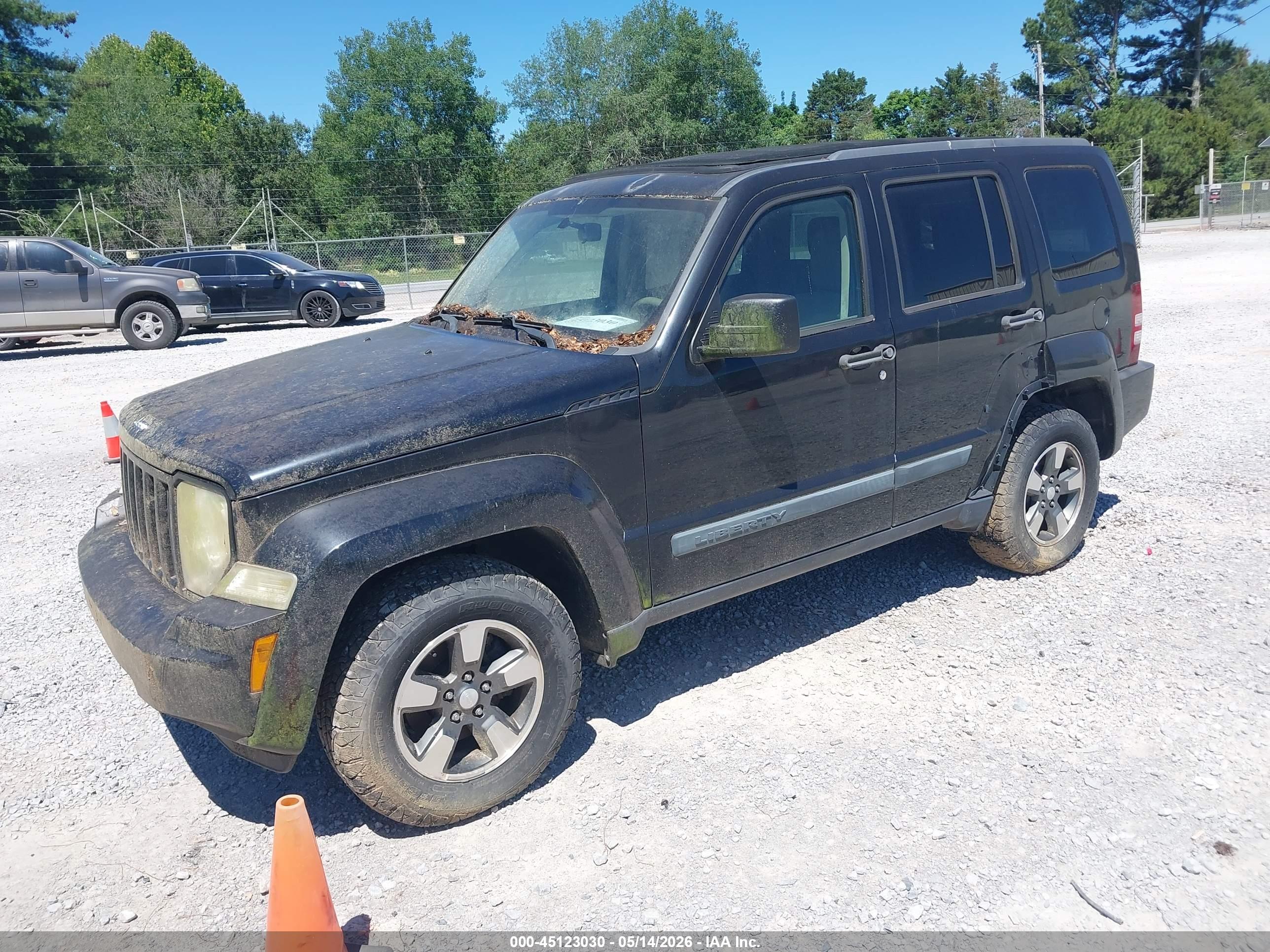 JEEP LIBERTY image 2