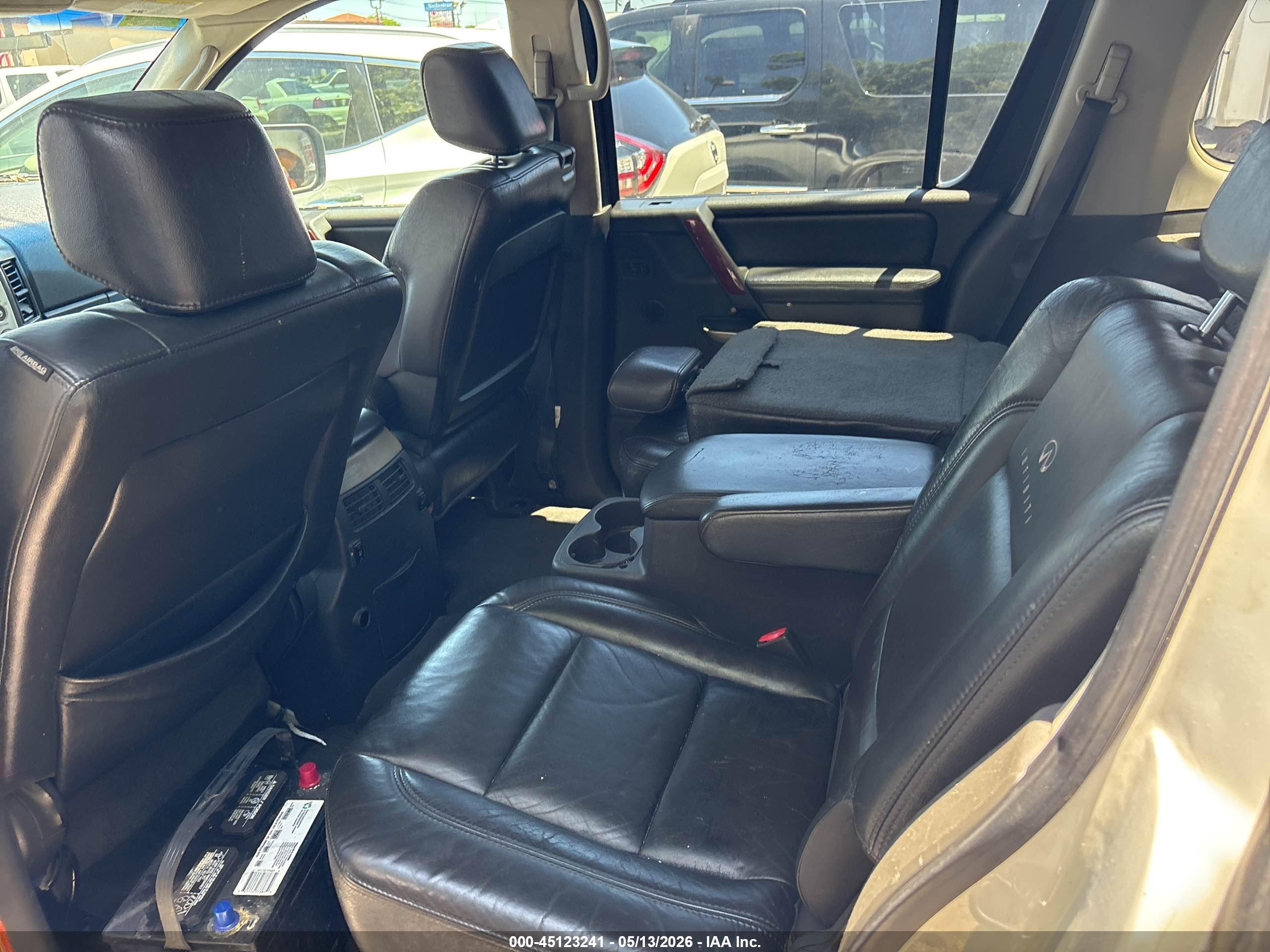 INFINITI QX56 image 8