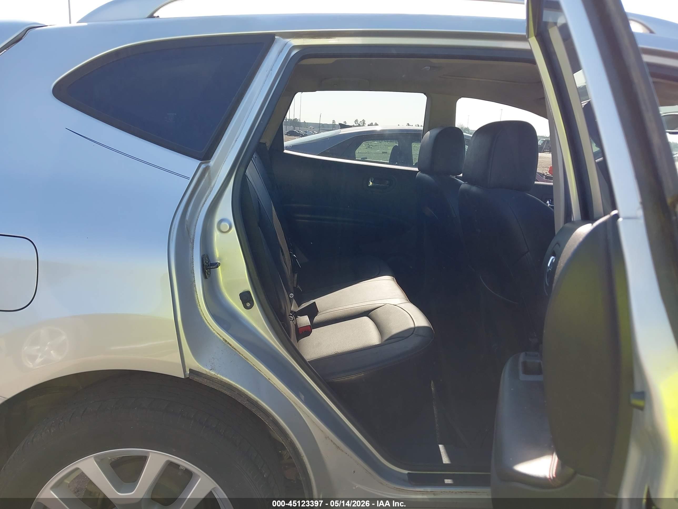 NISSAN ROGUE image 8