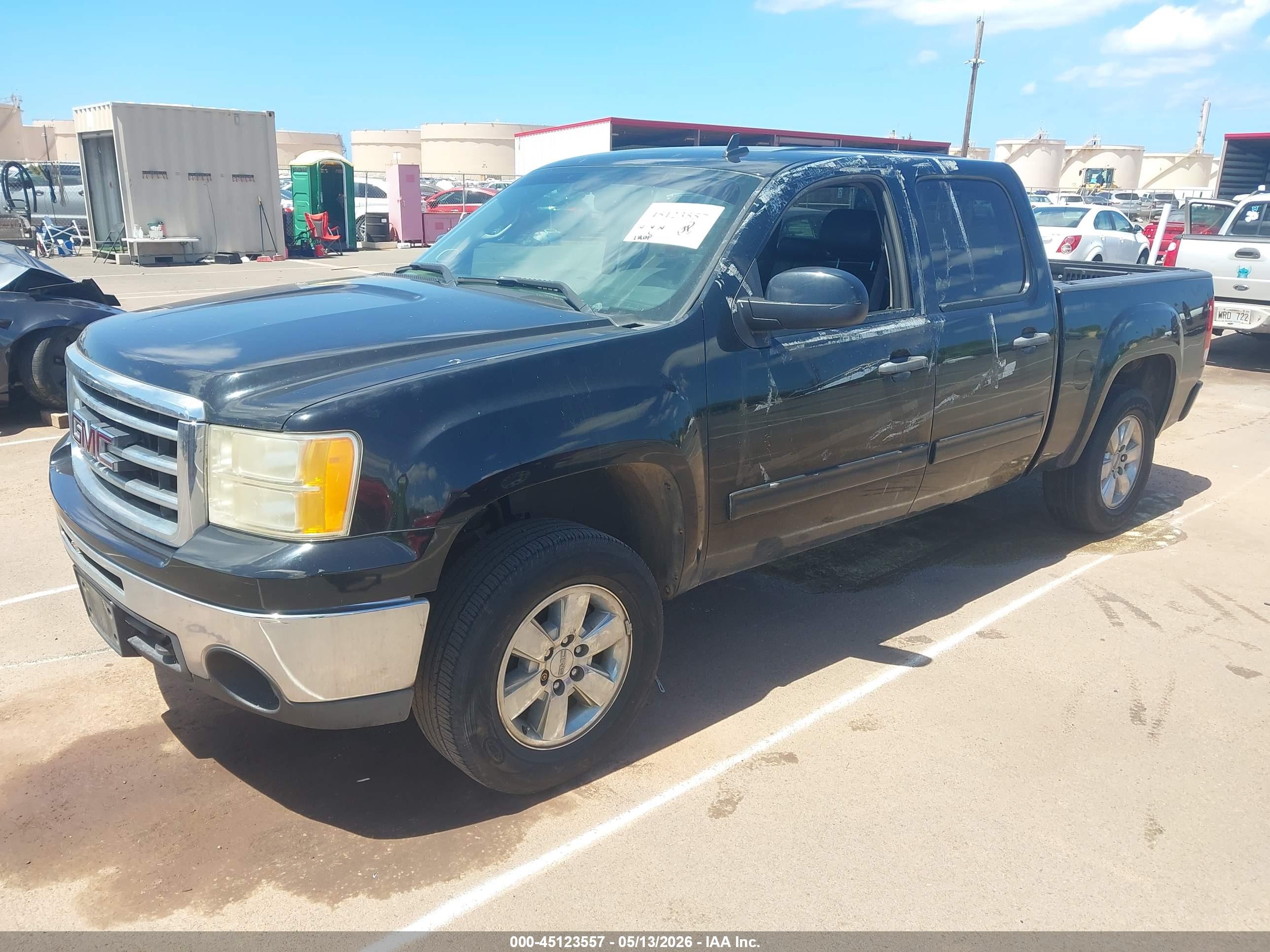 GMC SIERRA image 2