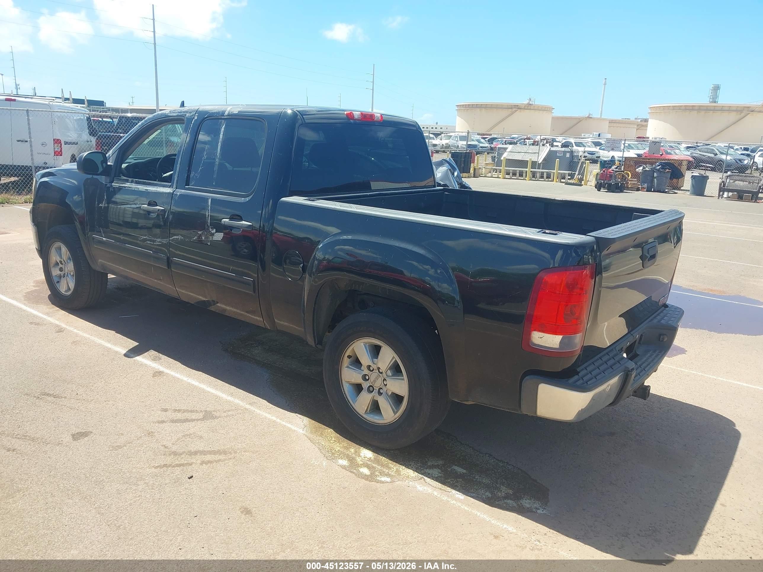 GMC SIERRA image 3